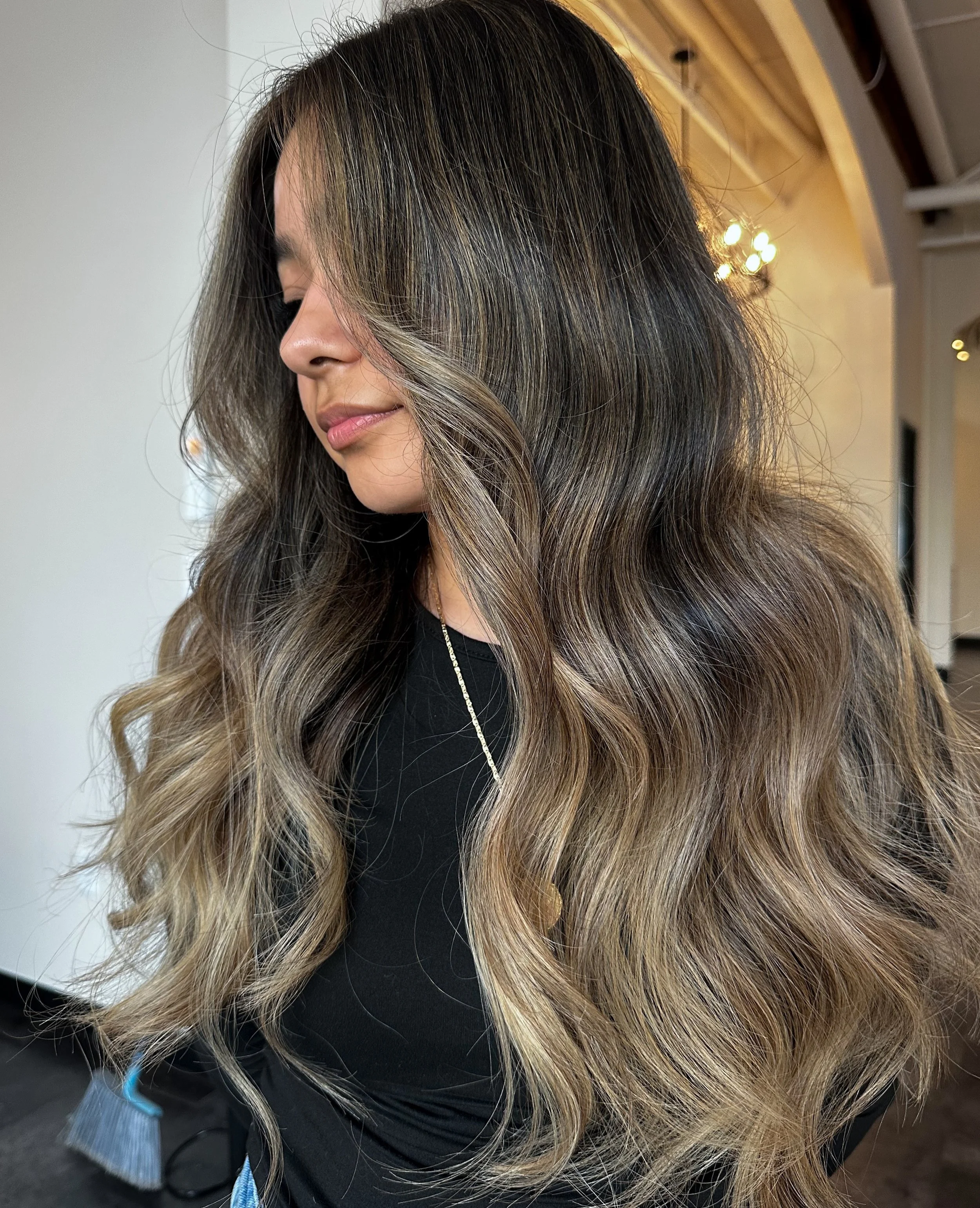 You don&rsquo;t have to become blonde to feel brighter. 🤎

By keeping depth and richness where it matters most and concentrating brightness through the lengths and ends, you&rsquo;re able to have a lighter, brighter look while still feeling like you