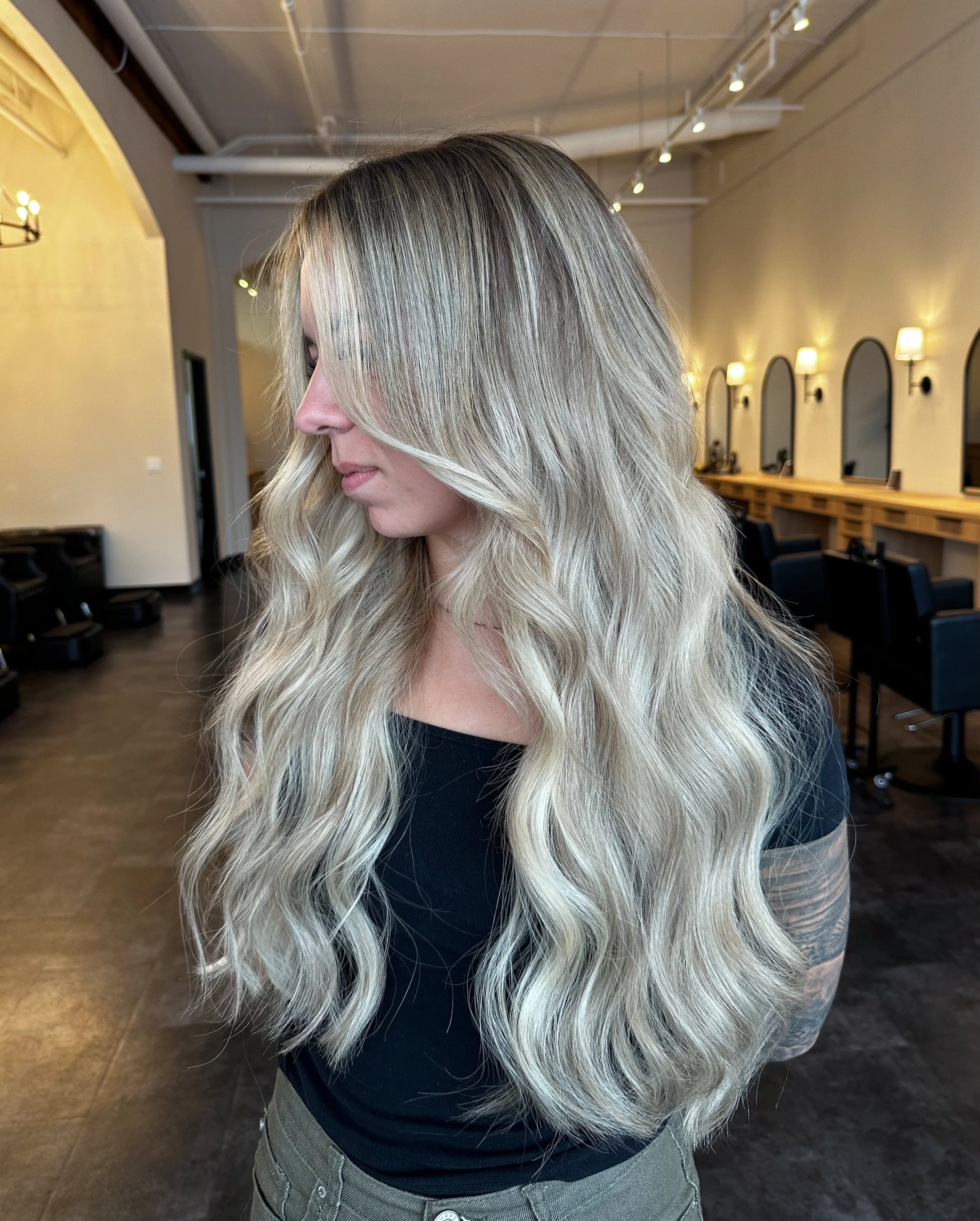 Nothing beats a fresh set of hair 🤎✨ my cutie client takes the best care of her hair, so her last set lasted over a year 👏🏼