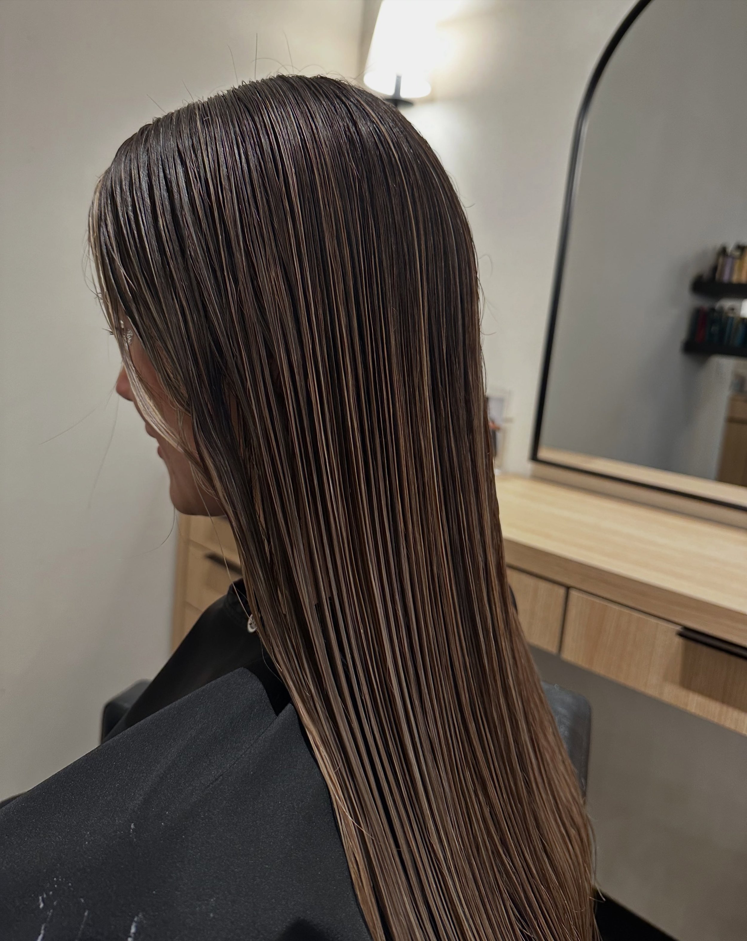 Appointment details. 🤎 we have officially hit that time of year where the sun is setting earlier and my after photos just aren&rsquo;t hitting the same. 😅 

But her hair looks good literally no matter what 🥹

We added a ton of lowlights and a few 