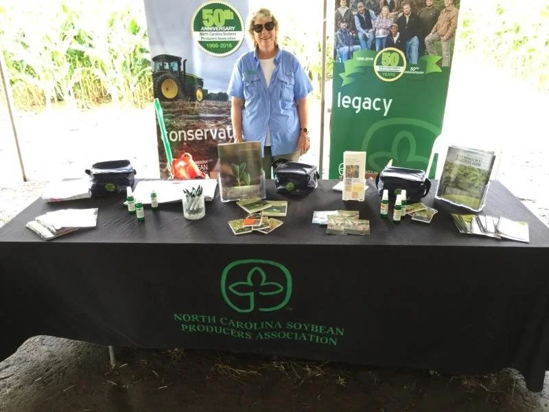 Hundreds Attend Blackland Farm Managers Tour