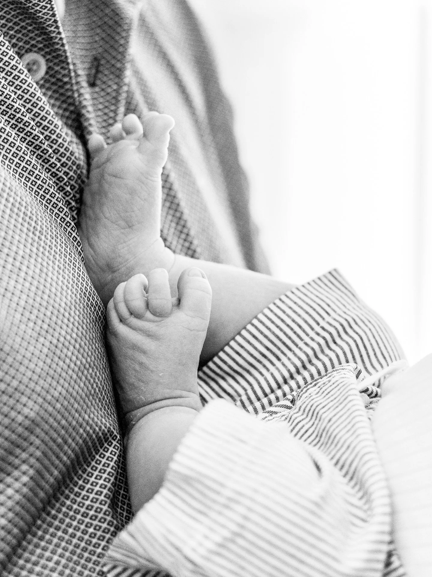 The curl of tiny toes, the way they fit so perfectly into your hands, the details we wish time would let us keep forever. 🩵

These little moments matter, and they&rsquo;re worth remembering.

Let&rsquo;s create keepsakes you&rsquo;ll treasure always