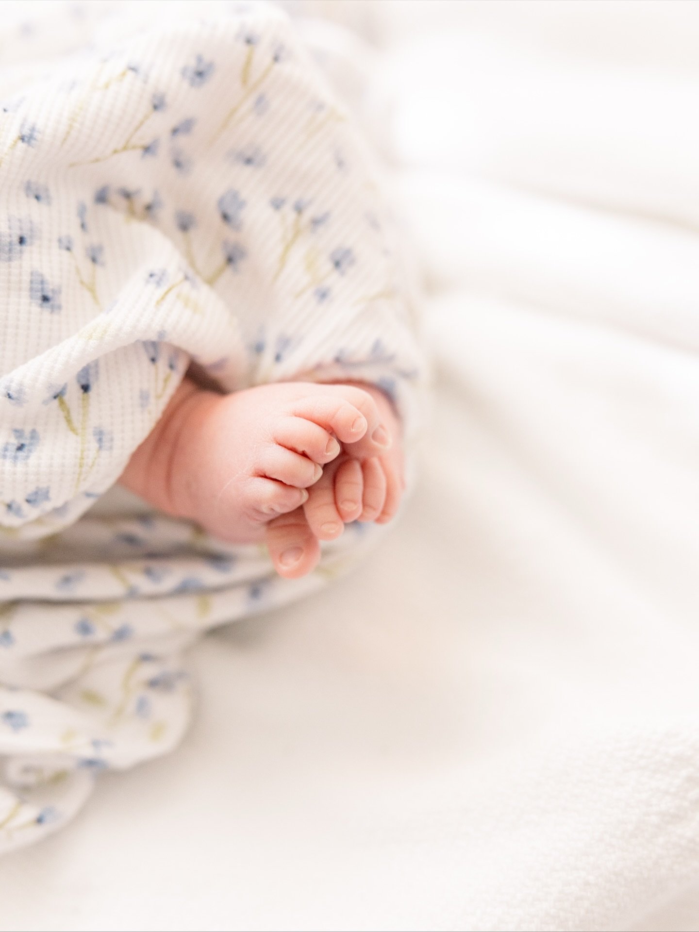 It&rsquo;s Thanksgiving week! We sure have so much to be thankful for. 

Let&rsquo;s talk newborns &amp; gatherings. 

How do you feel about taking a newborn to your family gatherings? Here&rsquo;s my opinion: do what is best and most comfortable to 