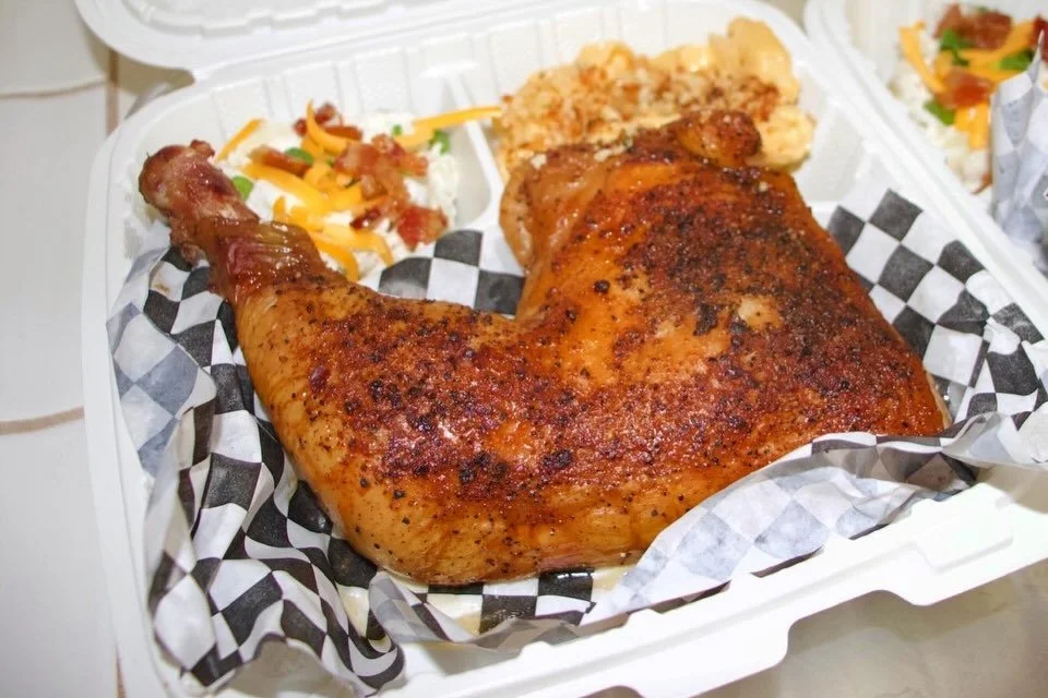 Few plates from this weekend - our smoked chicken quarters, pork belly and brisket!
#bbq #oceanside #carlsbad #smokedmeat
