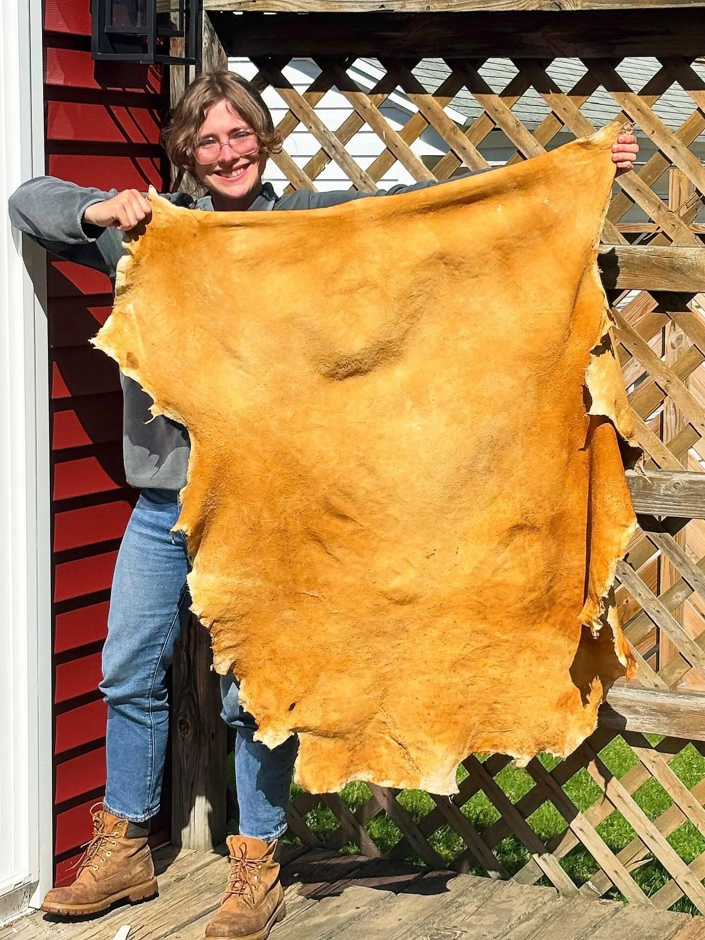 I am very happy with how this hide turned out! This was a big buck that was hit in downtown Kalamazoo. Despite being a thick skinned deer, the tanning process went by very smoothly! Thank you Mr Buck! 🦌❤️