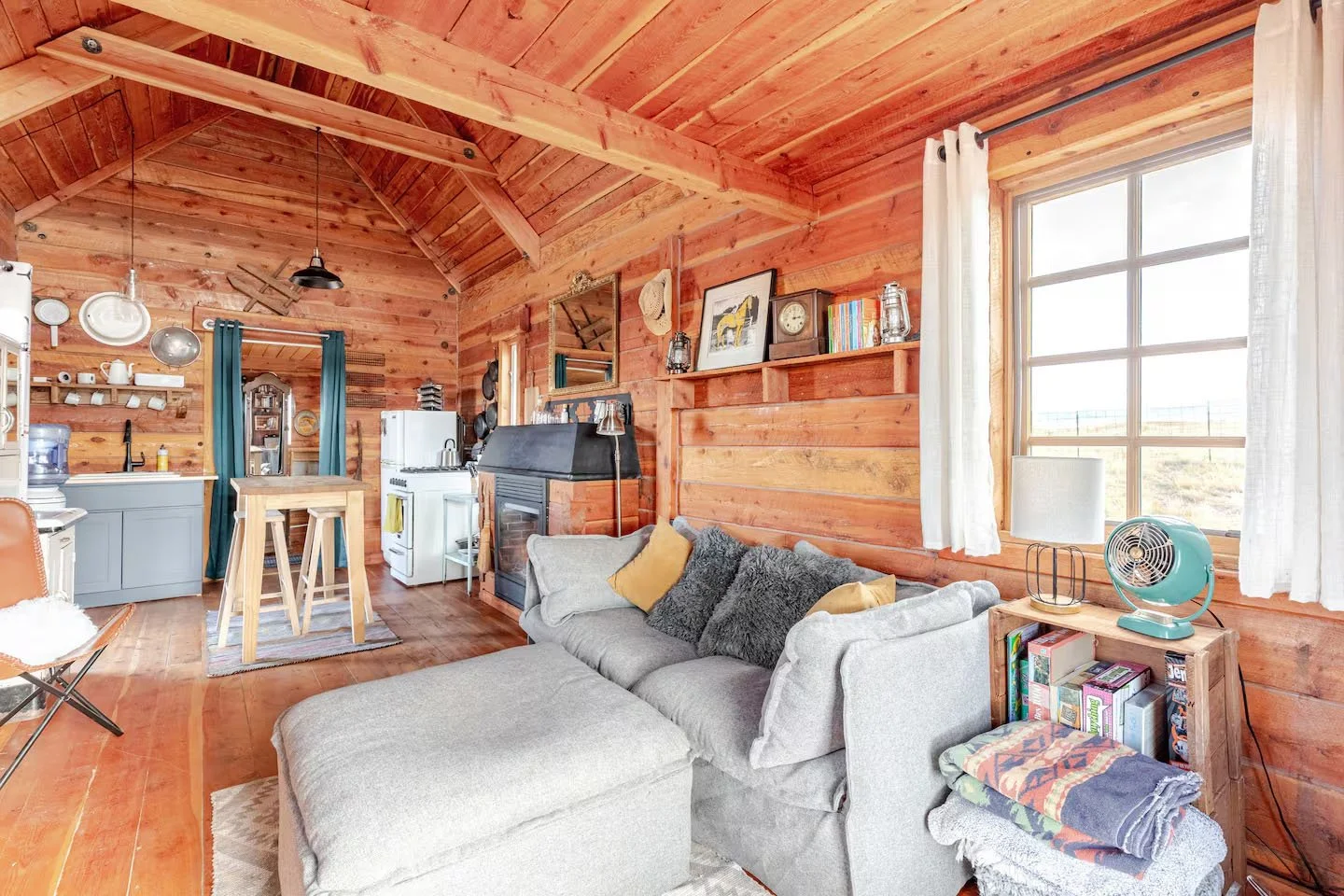 2005 Kit Carson Ln Interior Living Room 2.jpg