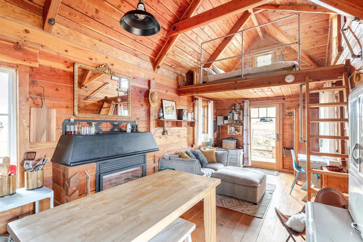 2005 Kit Carson Ln Interior Living Room 1.jpg