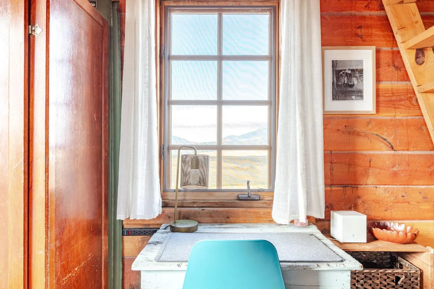 2005 Kit Carson Ln Interior Desk.jpg