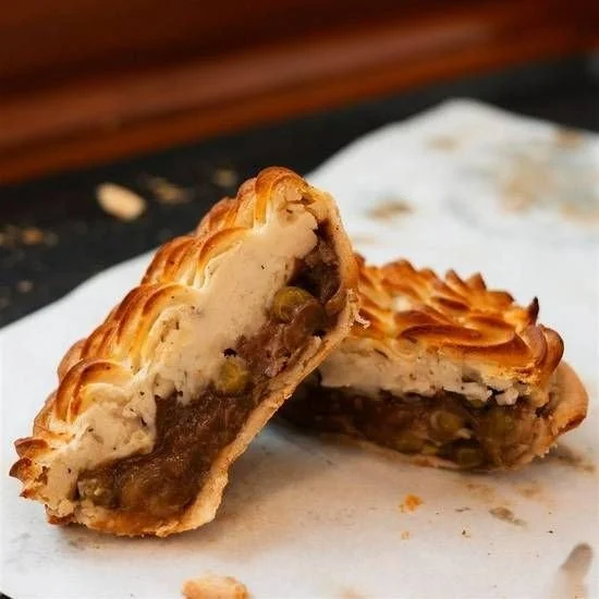 Chunky Beef Peas and Mash Pie.jpeg