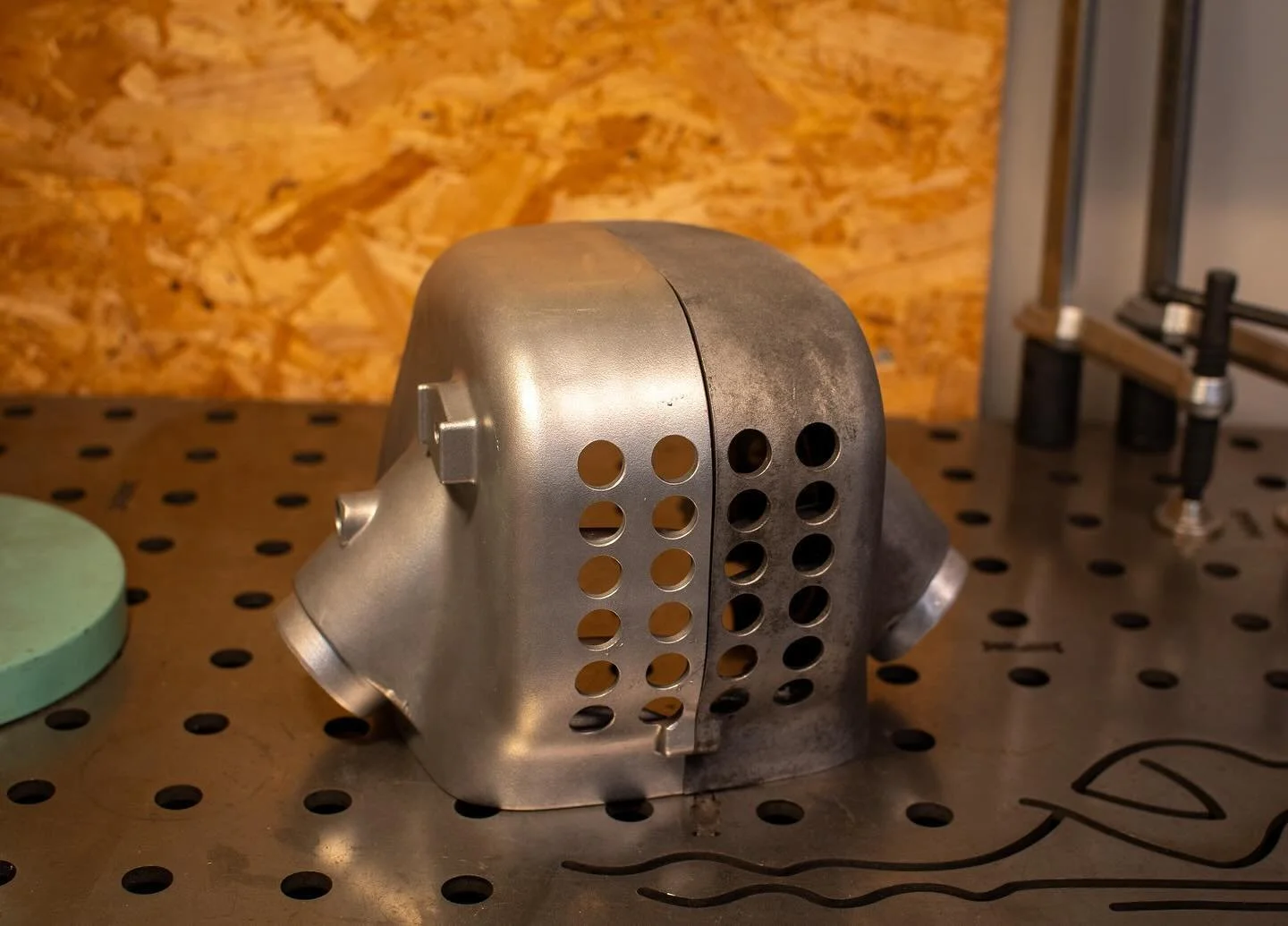 1979 airbox looking 50% box fresh after 15mins. 

Now to clean up the other half, before lowering the pressure for another pass.

Vapour blasted in house.