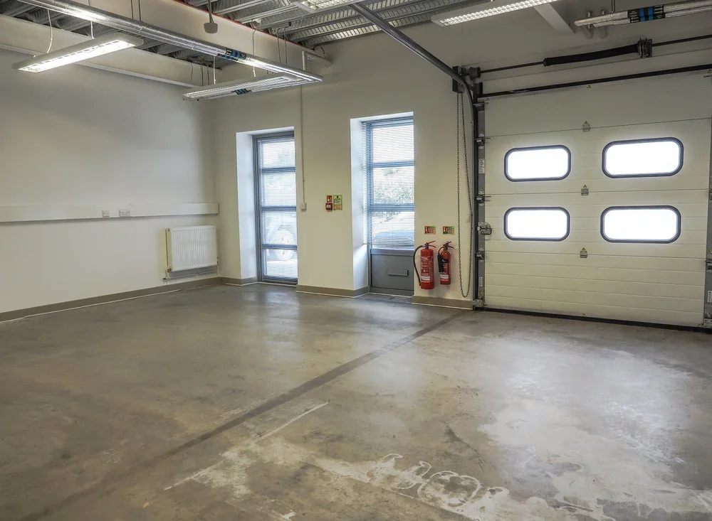 Loading+Bay+Room+5-8030009.webp