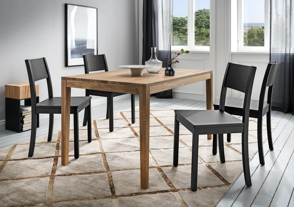 Blackie+Auszugtisch+130-180x80cm+Eiche+natur+lackiert_Yverdon+Buche+massiv+schwarz+lackiert_k.jpg