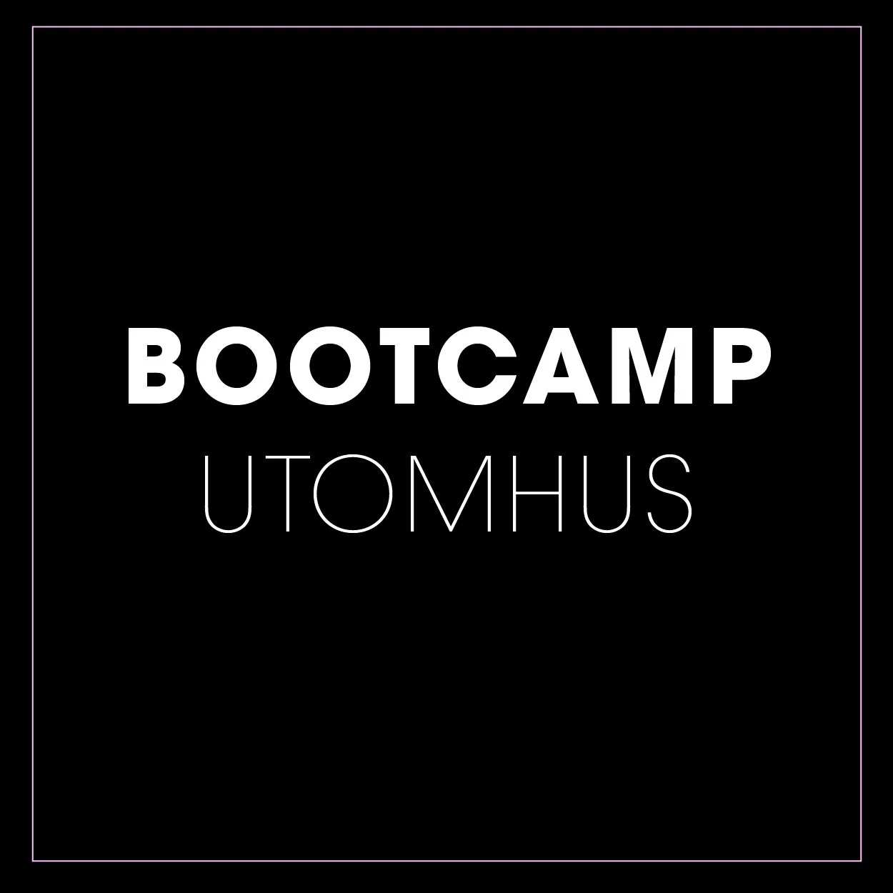 Svart bakgrund med texten "Bootcamp Utomhus" i vitt.