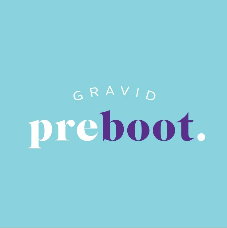 En ljusblå bakgrund med texten 'GRAVID preboot.'