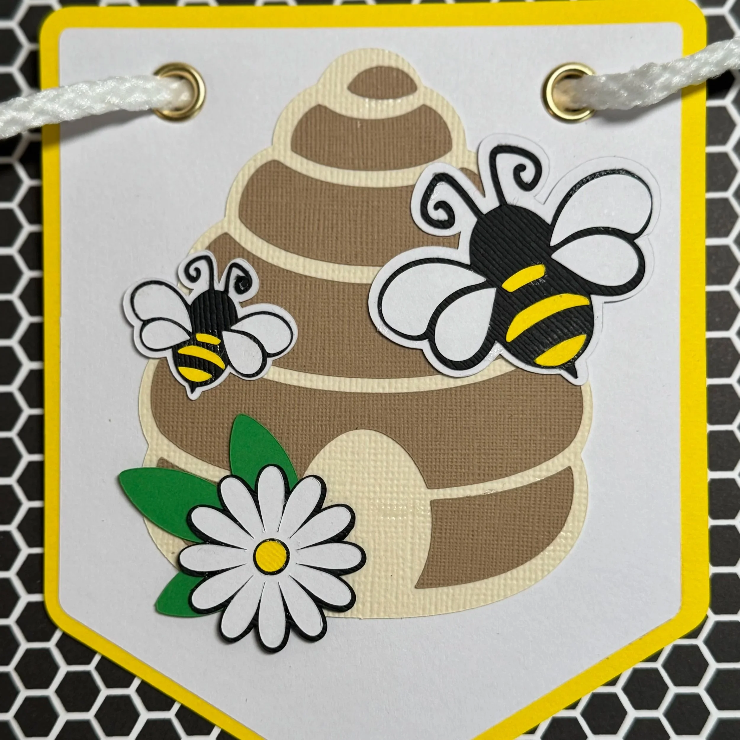 Mama+to+Bee+Pennant+Closeup.jpg