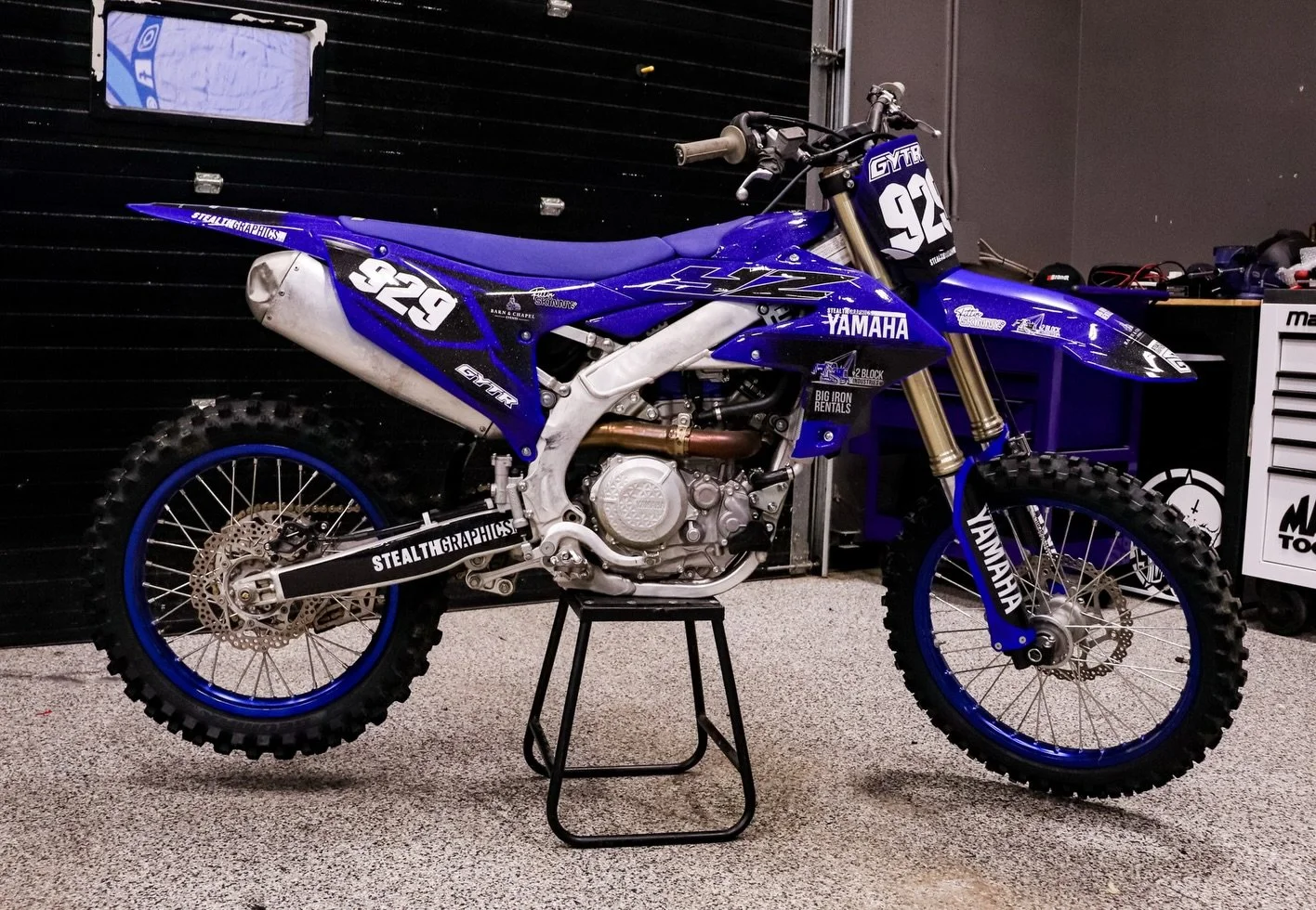 Two bikes in. Two bikes out.
Wrapped, protected, and ready to rip.
Stealth doesn&rsquo;t miss.