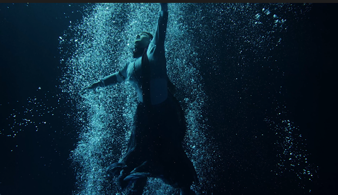 Crystal / Cirque du soleil  //
Shot directed / Johnny Ranger //
Concept, edit and coloring / Johnny Ranger //
Underwater shoot production / ParceQue Films//
Underwater cameras team / Aquamédia //
Performer / Nobahar Dadui //
Cinematographer / Mark Ó 
