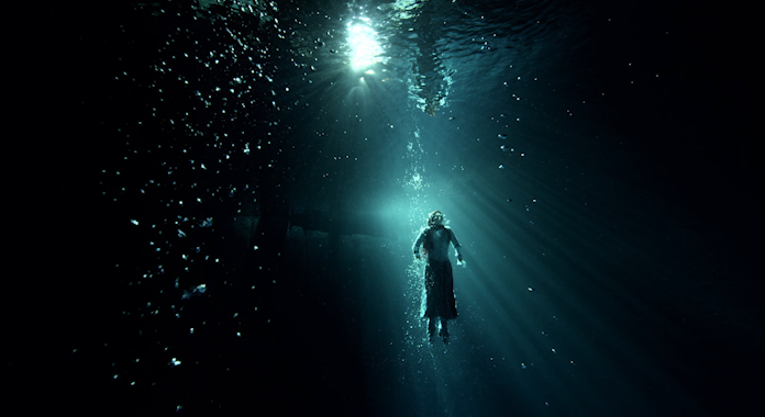 Crystal / Cirque du soleil  //
Shot directed / Johnny Ranger //
Concept, edit and coloring / Johnny Ranger //
Underwater shoot production / ParceQue Films//
Underwater cameras team / Aquamédia //
Performer / Nobahar Dadui //
Cinematographer / Mark Ó 