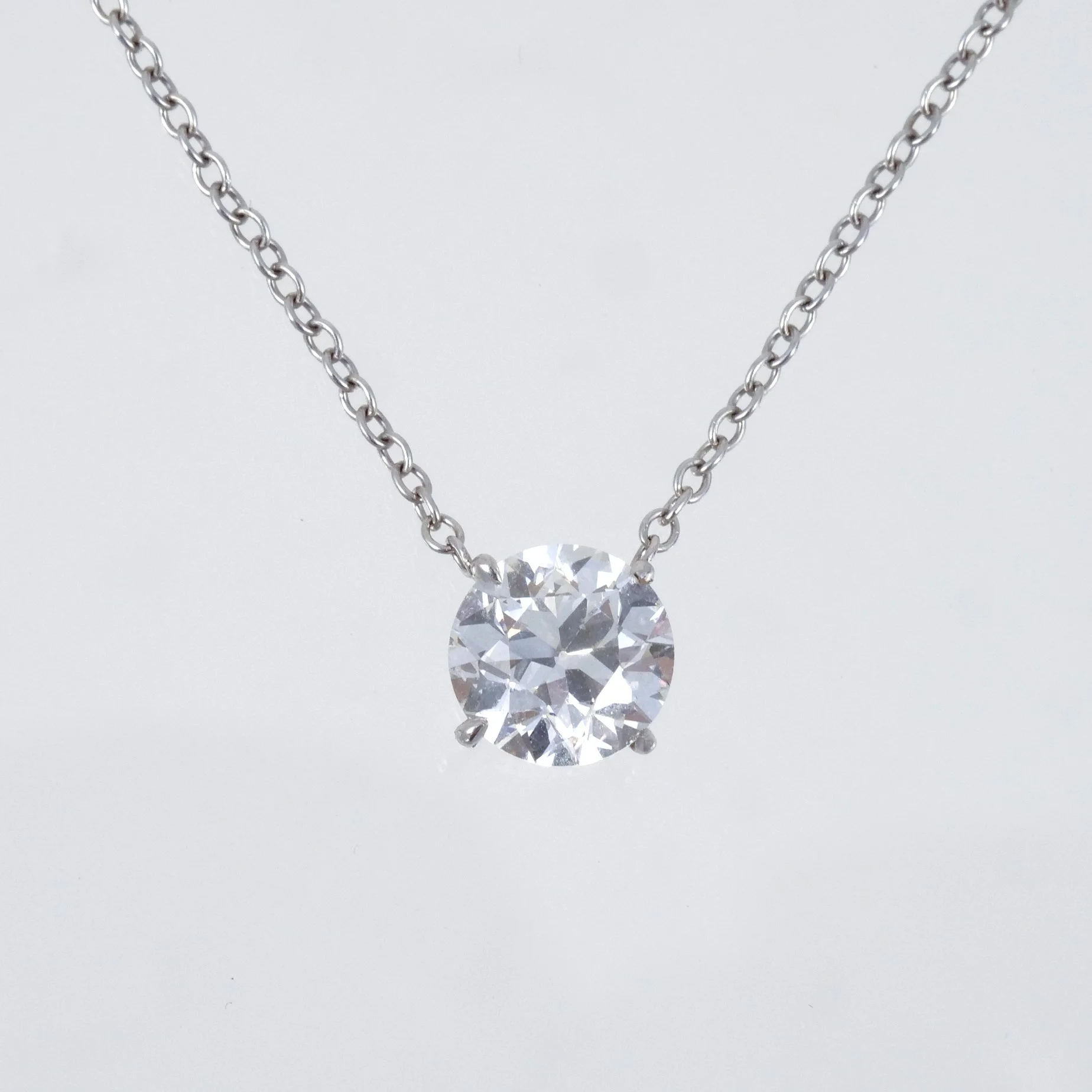 2.41ct ROUND BRILLIANT DIAMOND SOLITAIRE 
VS1, I color, with GIA report dated June 3, 2024 
$10,000-15,000