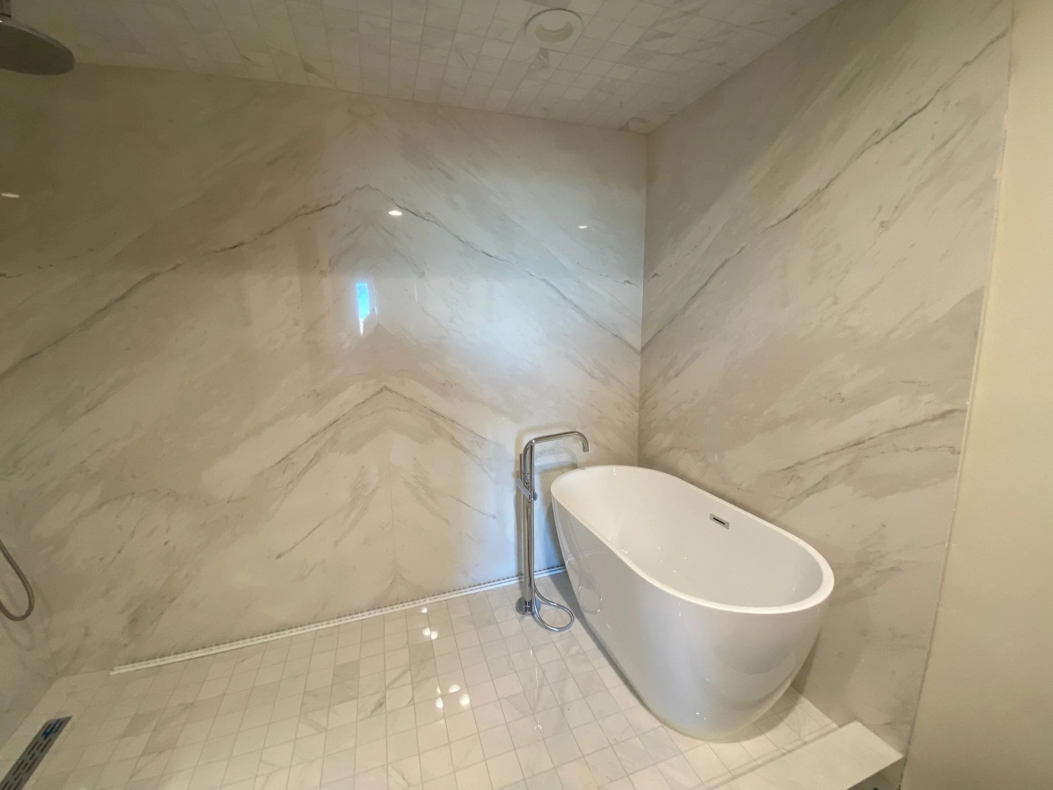 Shower - stone walls with bathtub.jpg