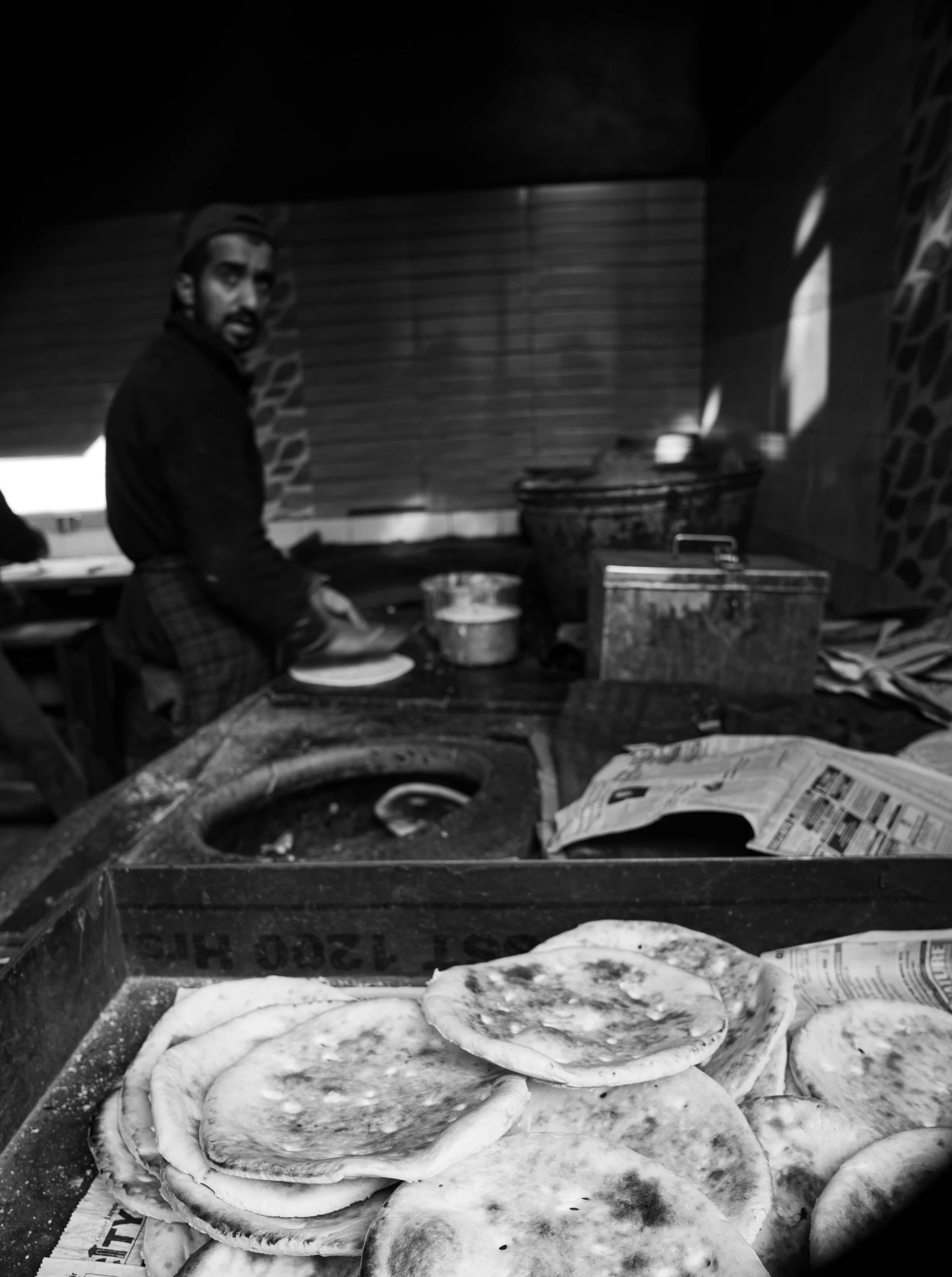 Flatbread Chef - B&W (1 of 1).JPG