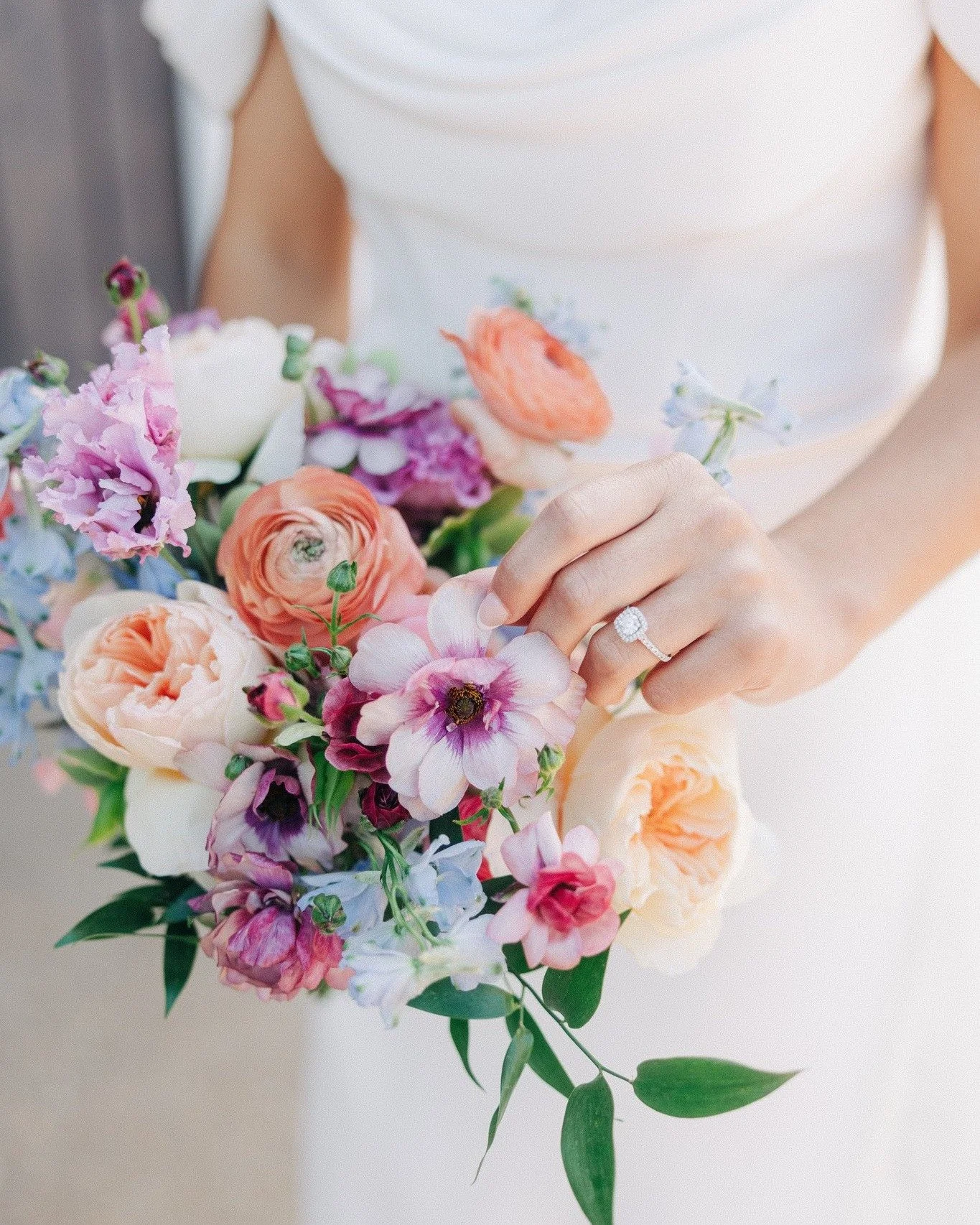 Now that I am feeling fully confident that spring is here to stay, we are looking back at all the gorgeous blooms from H&amp;B's April wedding at @mountidafarm 
Florals @tupelofloralco 
Photography @lukeandashleyphotography 
Hair &amp; Makeup @poshbr