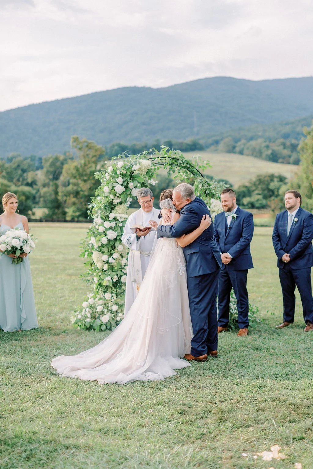 Lauren&Kevin_KingFamilyVineyardWedding_SneakPeek-84.jpg