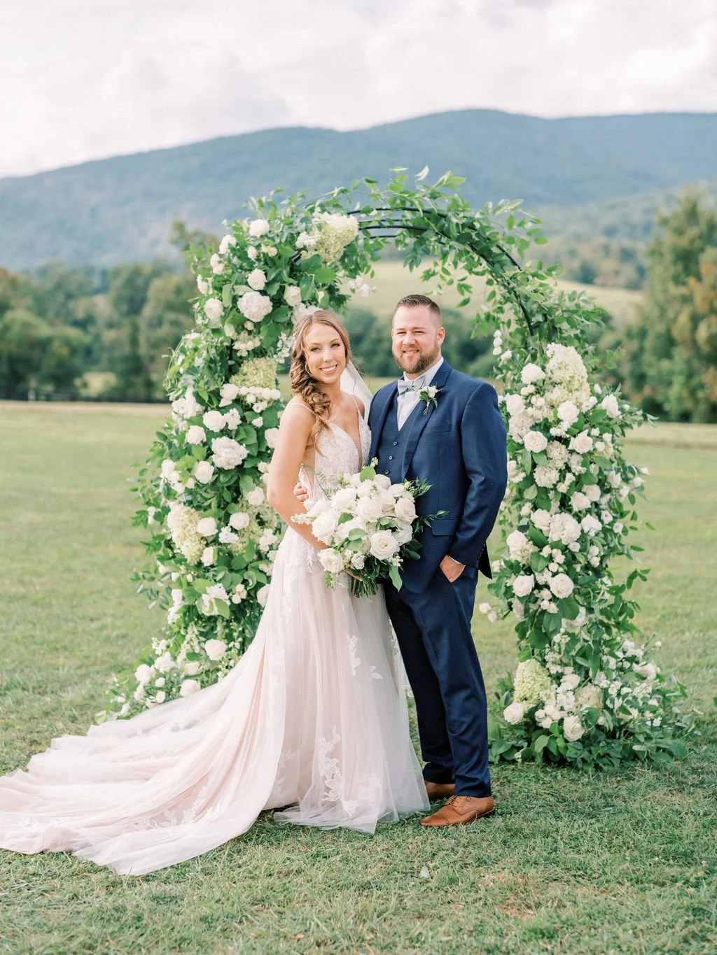 Lauren&Kevin_KingFamilyVineyardWedding_SneakPeek-41.jpg
