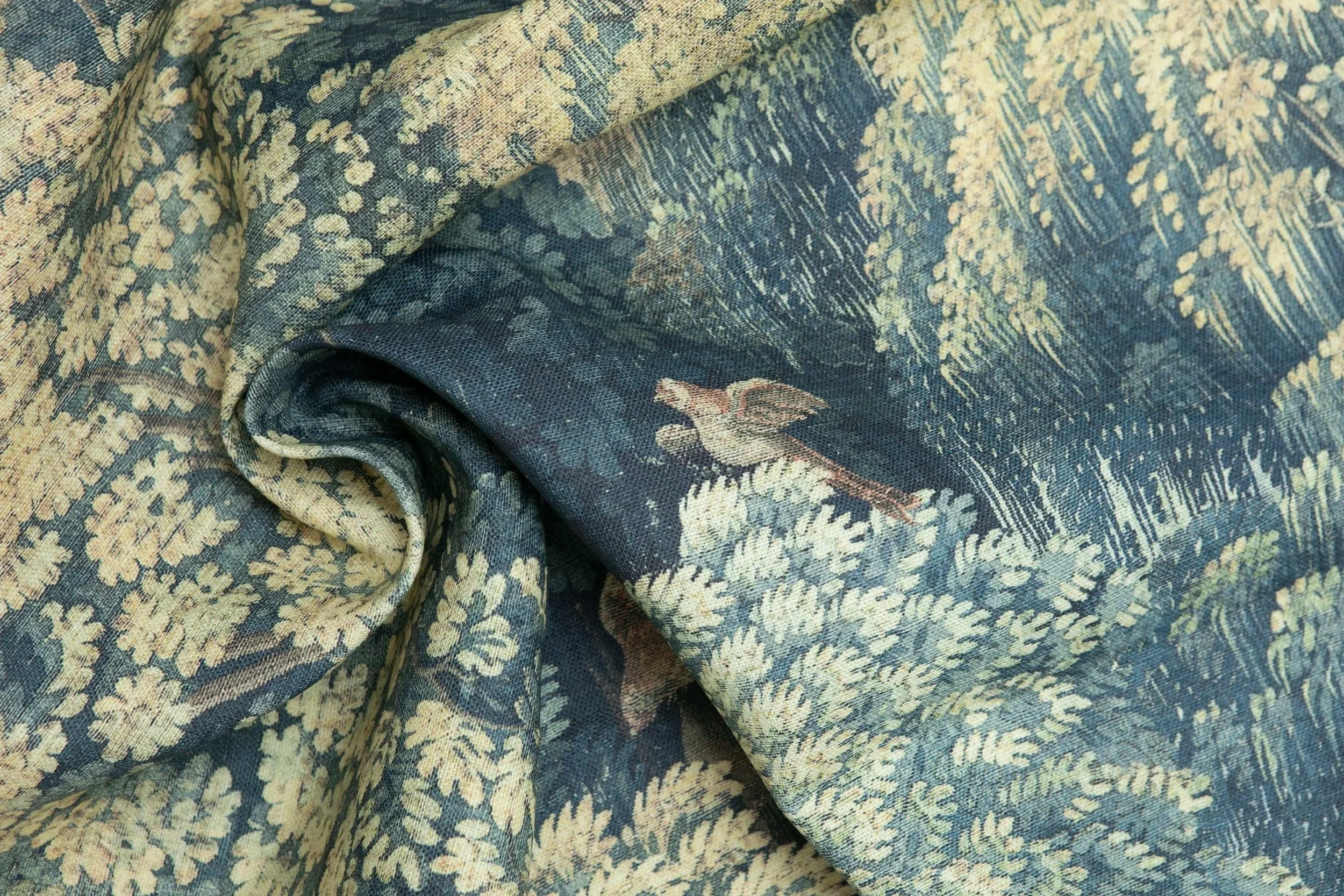 Verdure with Birds & Arbour | Prussian Rose