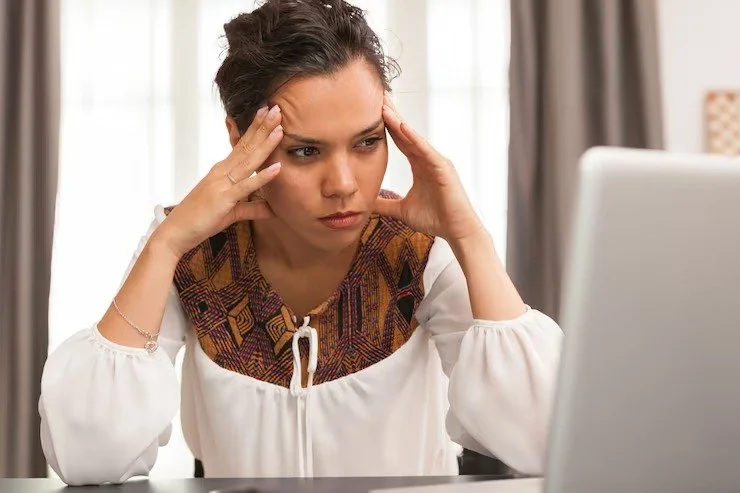 entrepreneur-with-headache