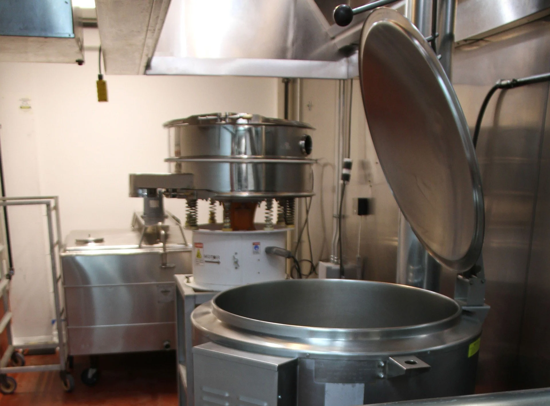 St Ours kettle for Seafood Soup and flavor production
