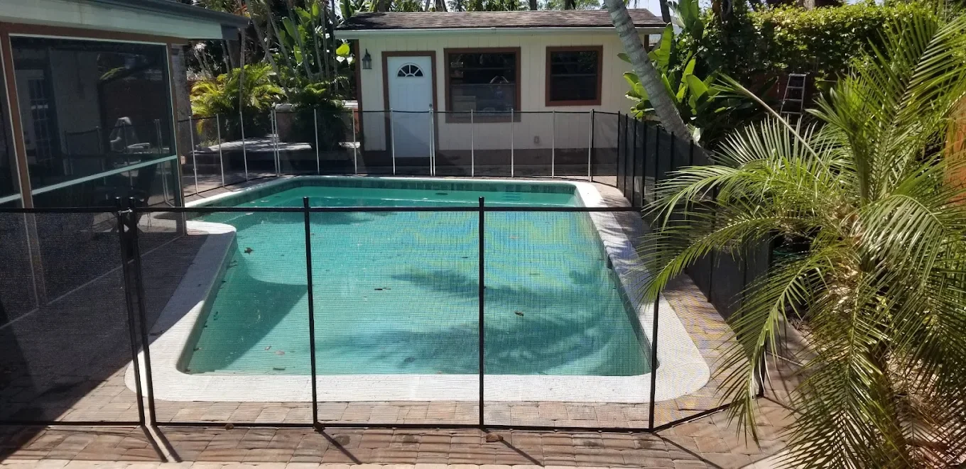 High quality pool safety fence with lifetime warranty