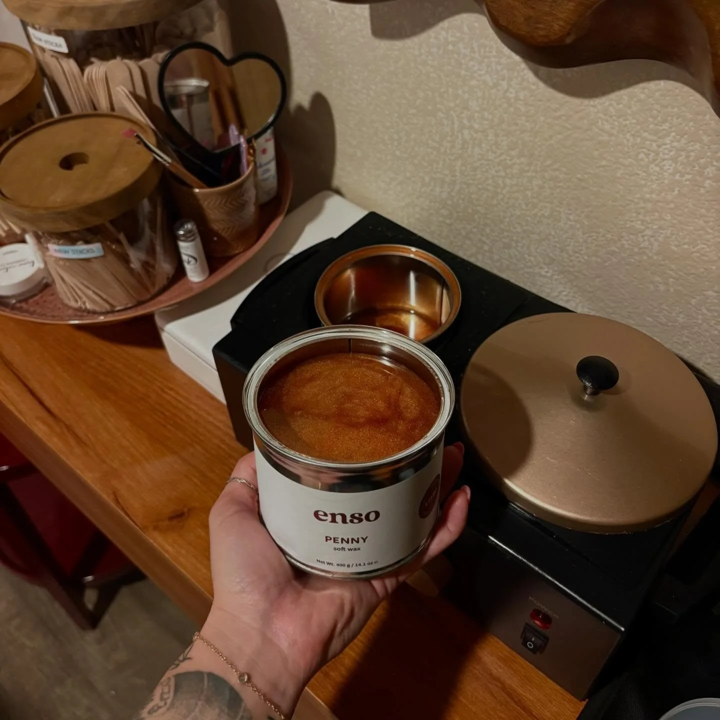 Before your Brazilian wax, here are a few things to know 🤎

&bull; Hair should be about the length of a grain of rice (a bit longer than what&rsquo;s pictured)
&bull; Gently exfoliate 1&ndash;2 days before your appointment
&bull; Avoid heavy lotions