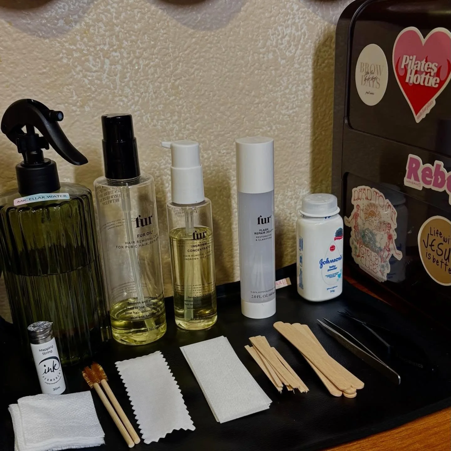 Soft natural brows🤏🏼

Disregard the crazy mapping lines, this was my first time mapping on a client. Excited to keep learning &amp; leveling up my brow game🤎

Book a Luxe Brow Wax at SelahJuneAesthetics.com!