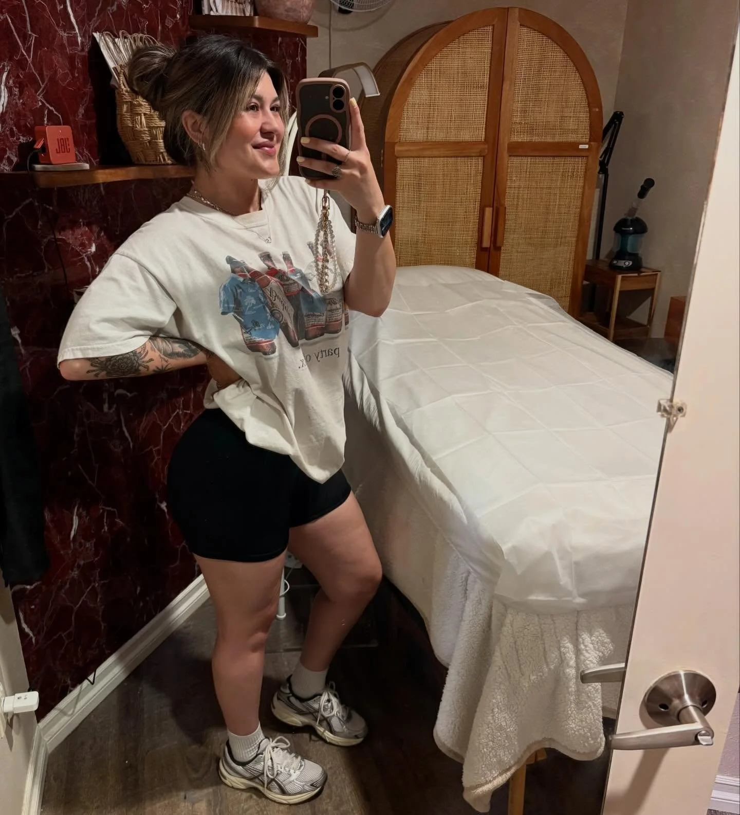 First time Brazilian? Here&rsquo;s what to expect:

✨ Quick consultation + questions
✨ Cleansing the area for hygiene
✨ Prepping the skin + hair for easier, smoother removal
✨ Waxing in sections (front to back)
✨ Soothing products applied after

Ever