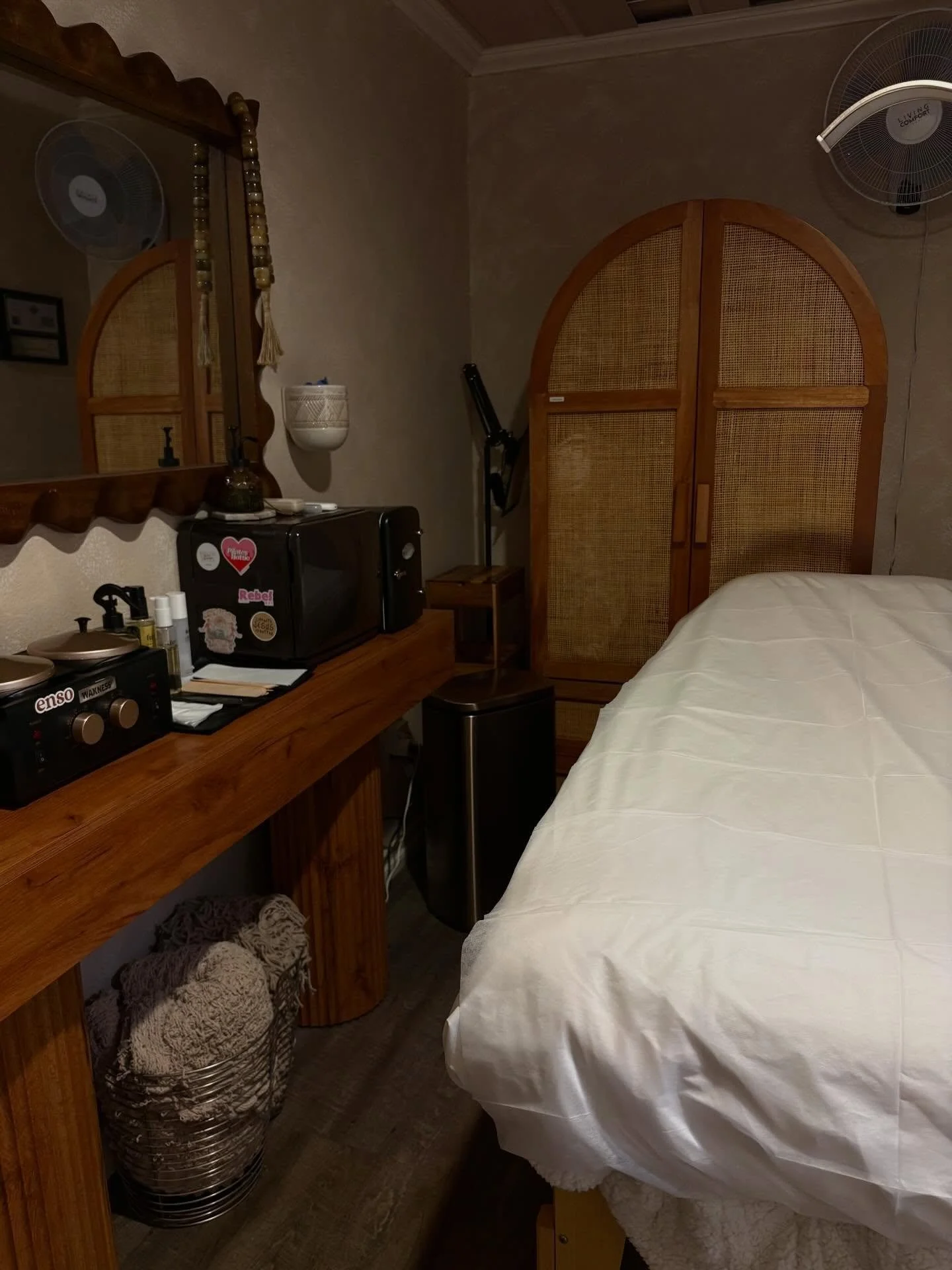 Your Brazilian appointment, but make it an experience 🤎

Clean space, fresh setup, and attention to detail every single time. 

Very limited appts remaining this week + Saturday. Come see what all the hype&rsquo;s about-  SelahJuneAesthetics.com ✨