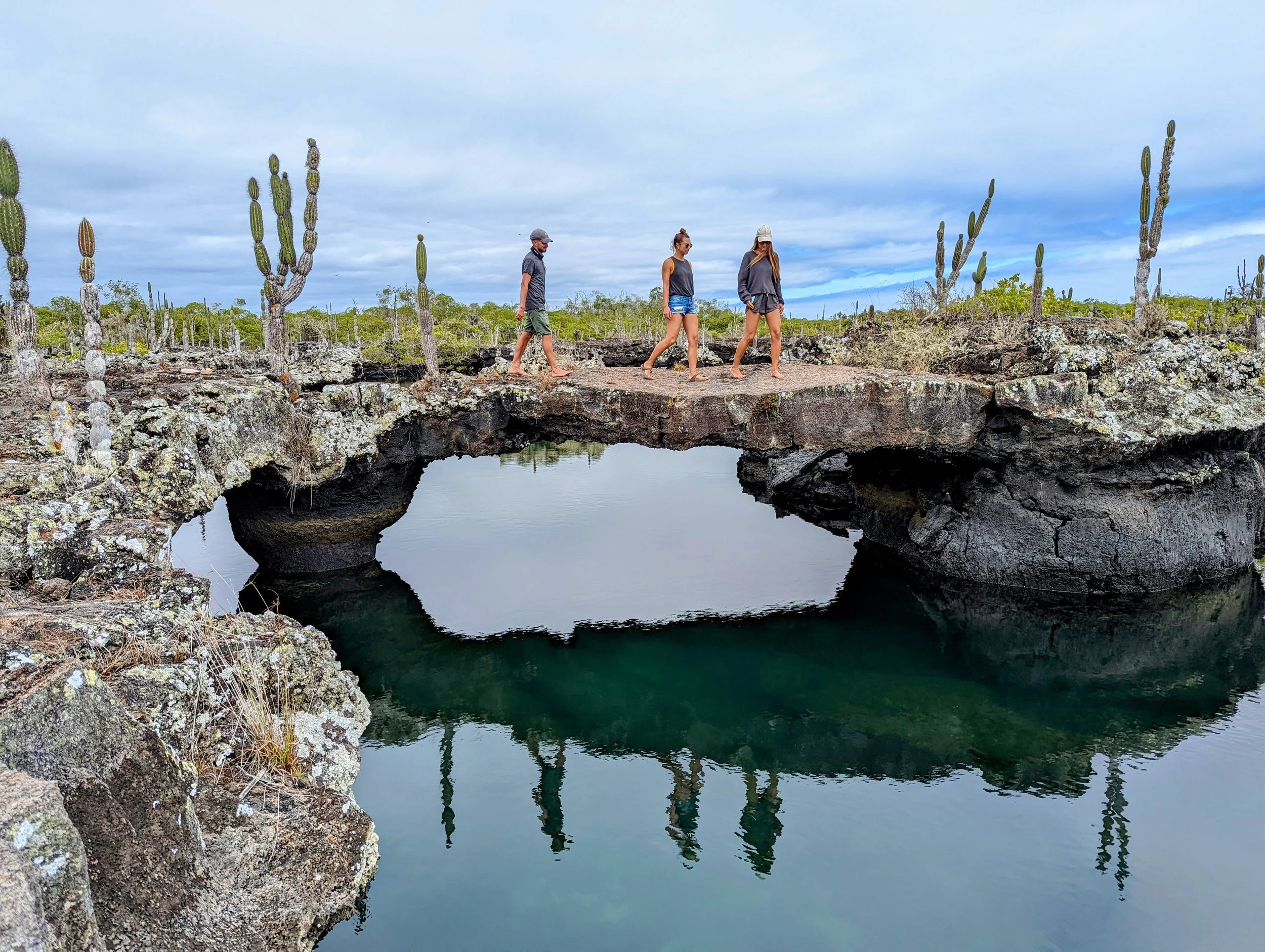 Los Túneles Day Tour