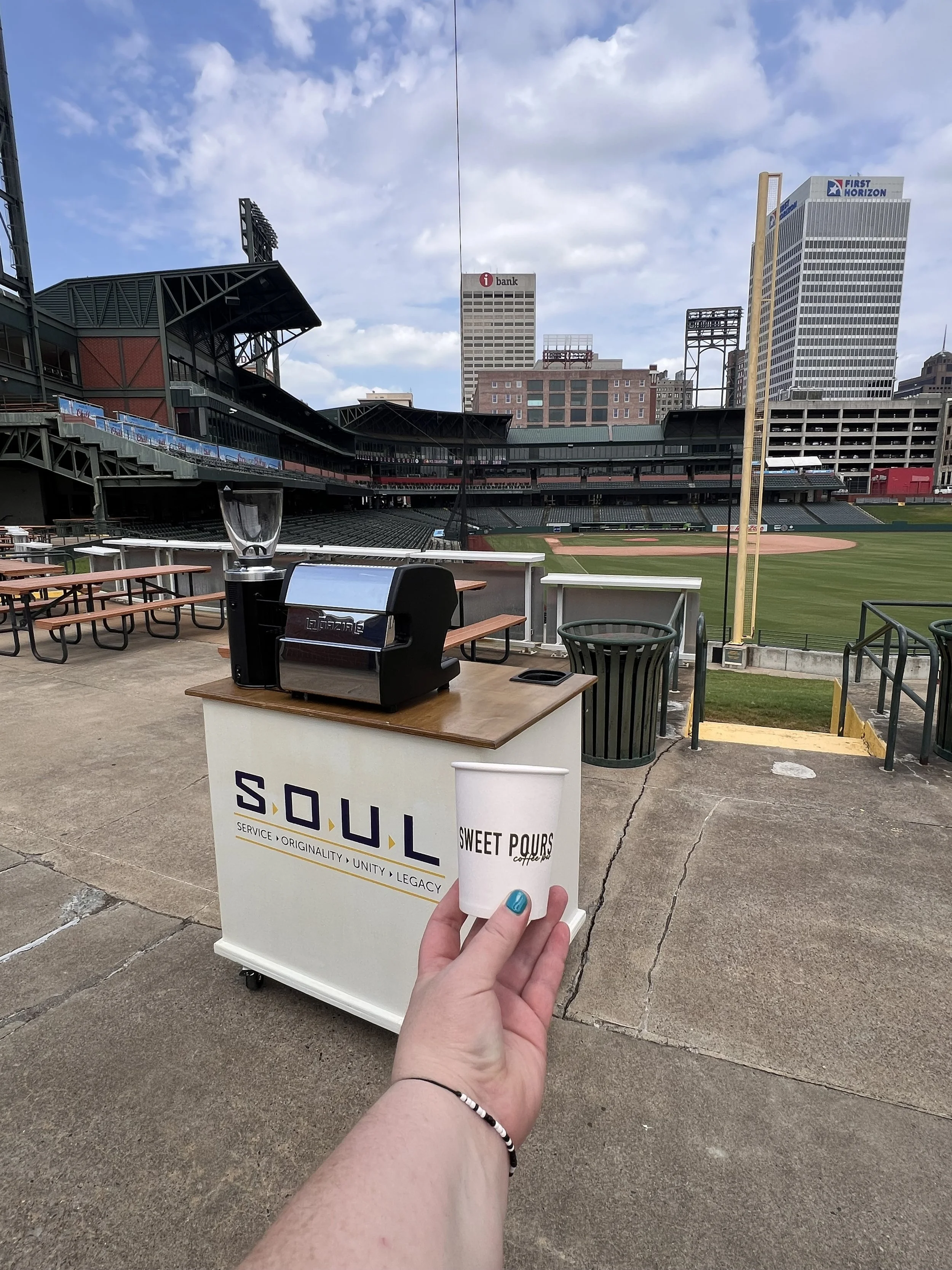 Treat your team to an employee appreciation coffee bar in Memphis, complete with professional baristas, house-made syrups and drinks made to order.