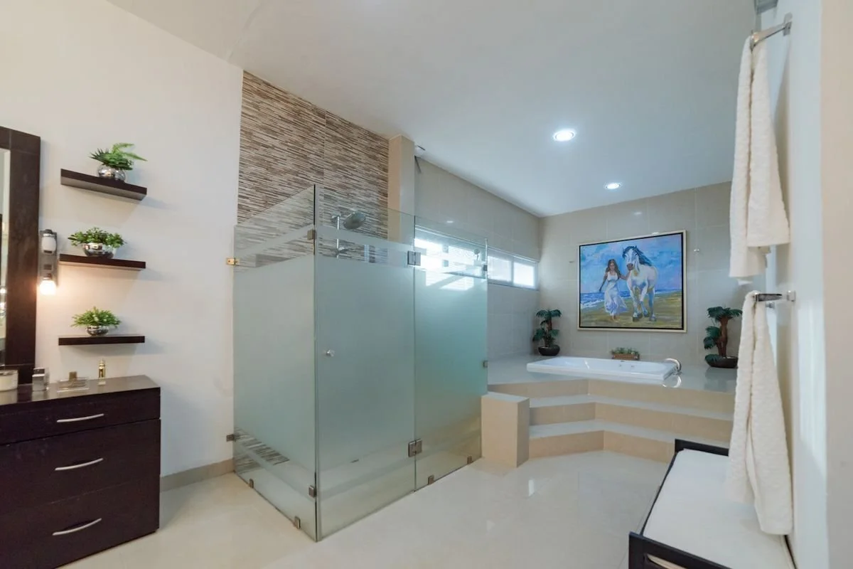Baño recámara principal.jpg