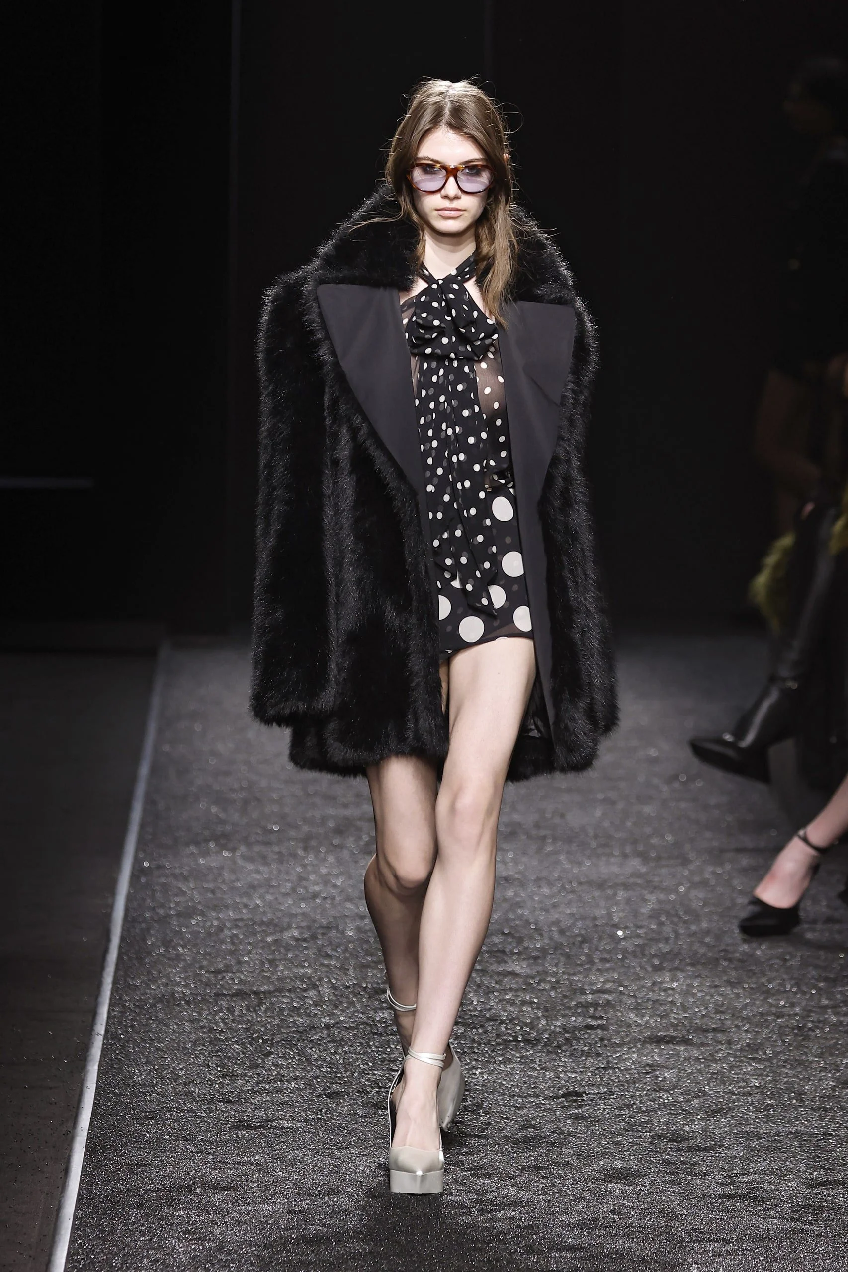 TR25 Nina-Ricci-Ready-To-Wear-Fall-Winter-2025-Paris-Fashion-Week-Runway-20.jpg