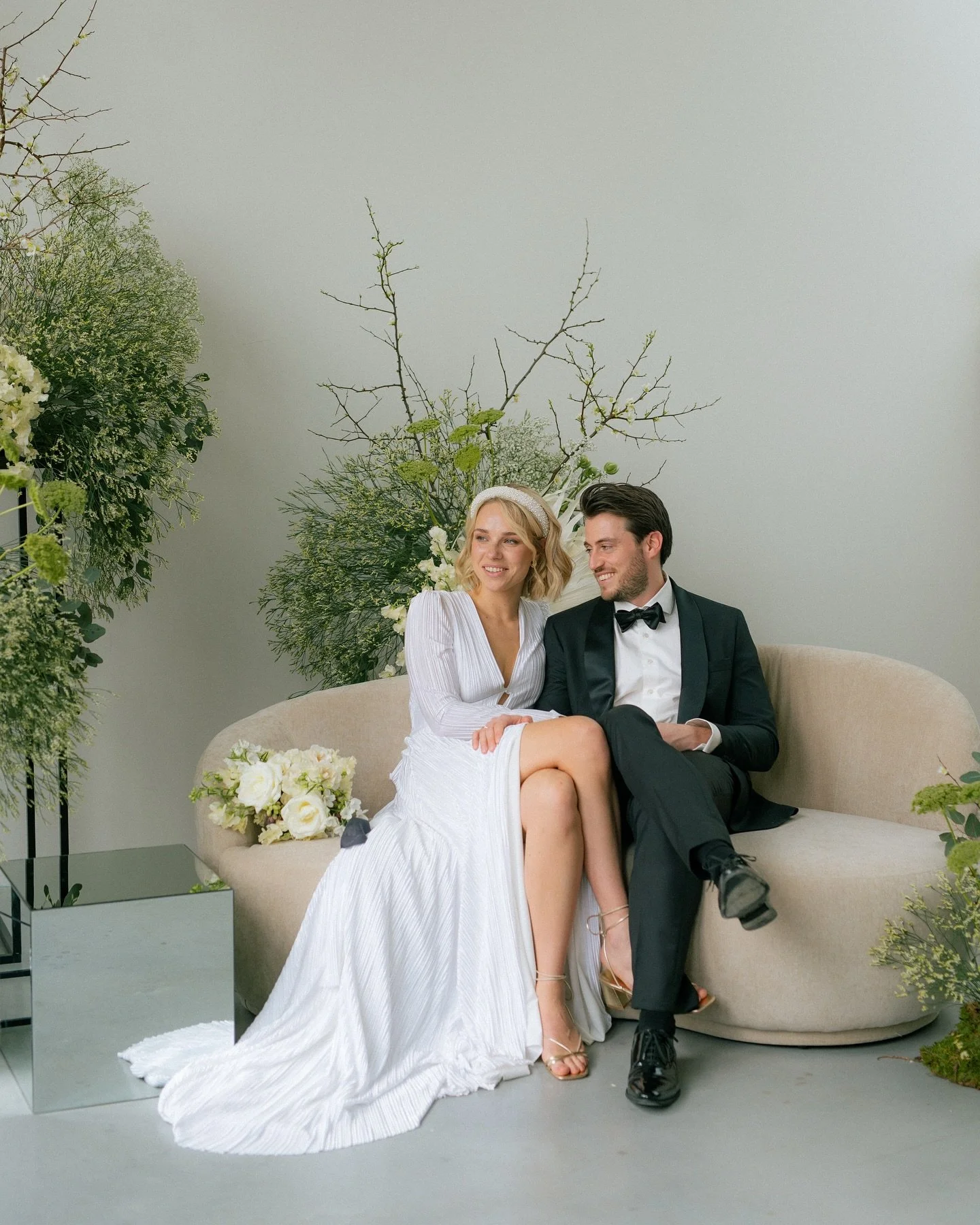 Juist een ceremonie setting geeft tijdens een styled shoot veel variatie. Niet alleen voor detailbeelden, maar ook om het koppel op een andere, natuurlijke manier te laten poseren 🫶🏼

#trouwfotograaf #beginnendtrouwfotograaf #beginnendefotograaf #b