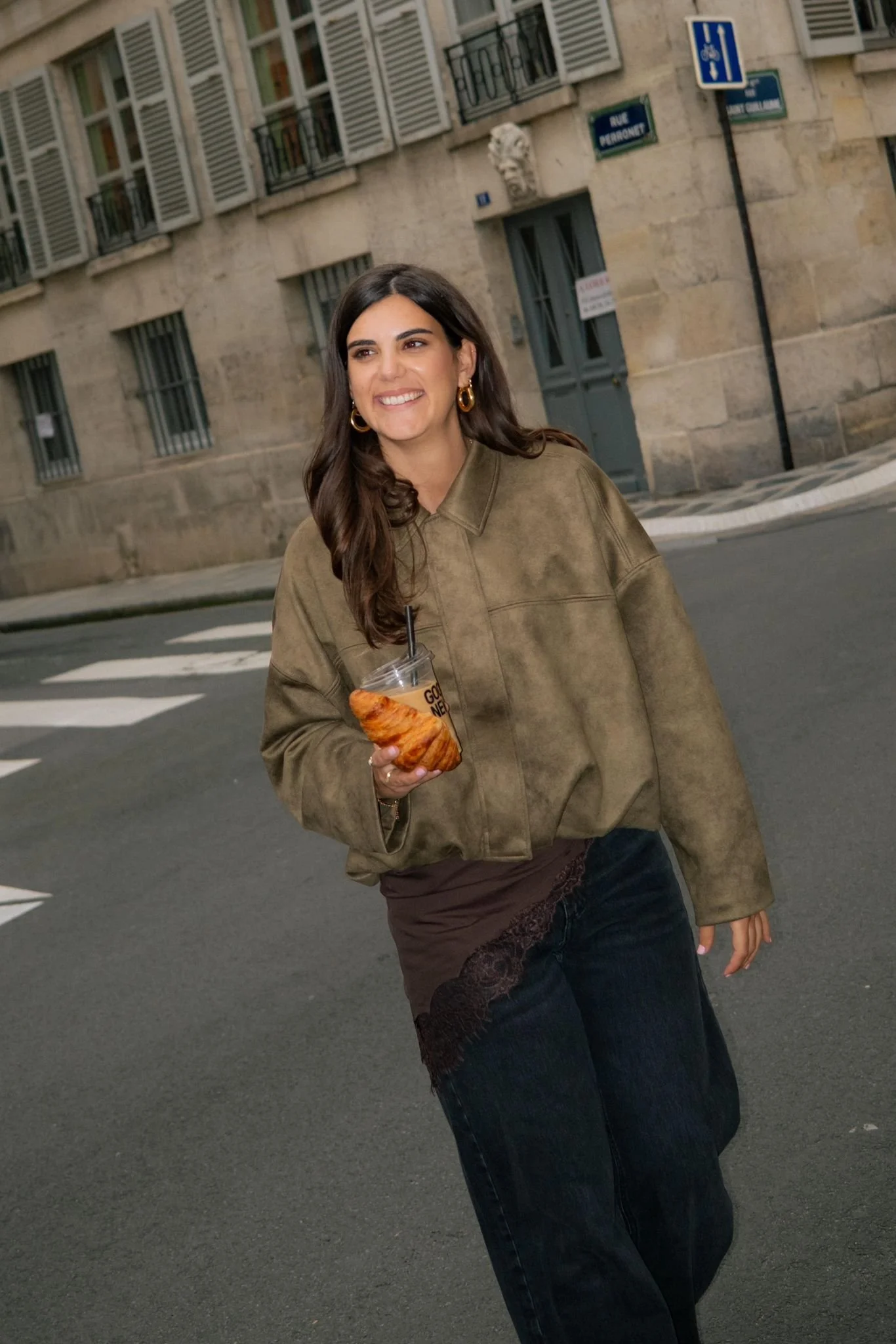 Trouwfotograaf Emma van der Schelde loopt in Frankrijk