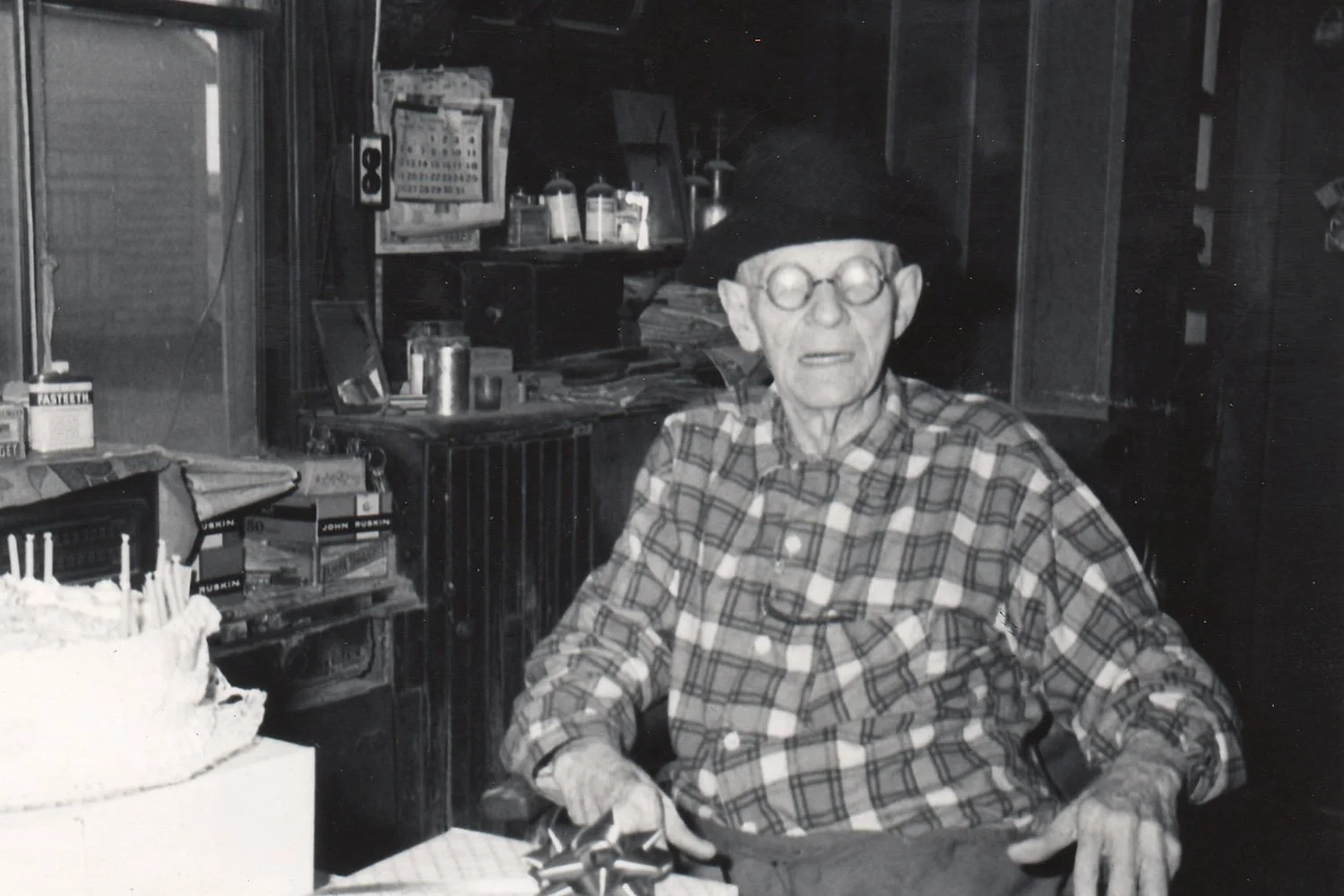 Lawson Simerly celebrates his 89th birthday.