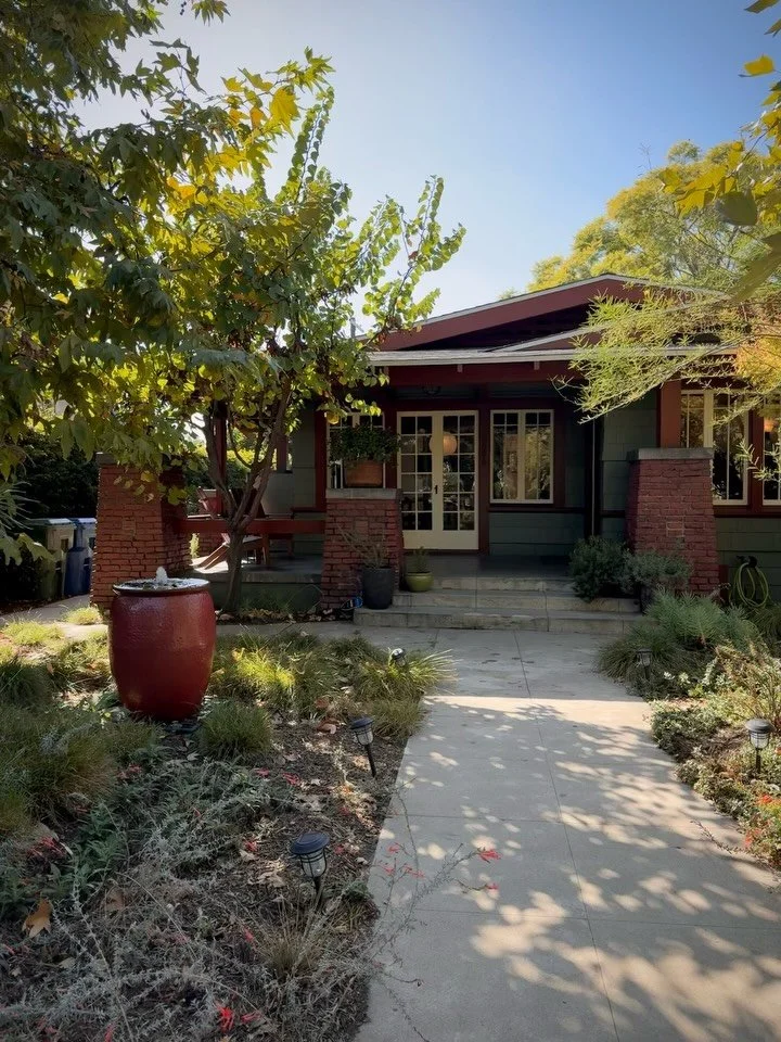 A sunlit Craftsman retreat in the heart of Glassell Park 🌞

✔️ I ❤️ this 1911 treasure filled with rich woodwork, stained glass, + original wavy windows that catch the afternoon light

✔️ Updated kitchen with marble counters + Viking range blends vi