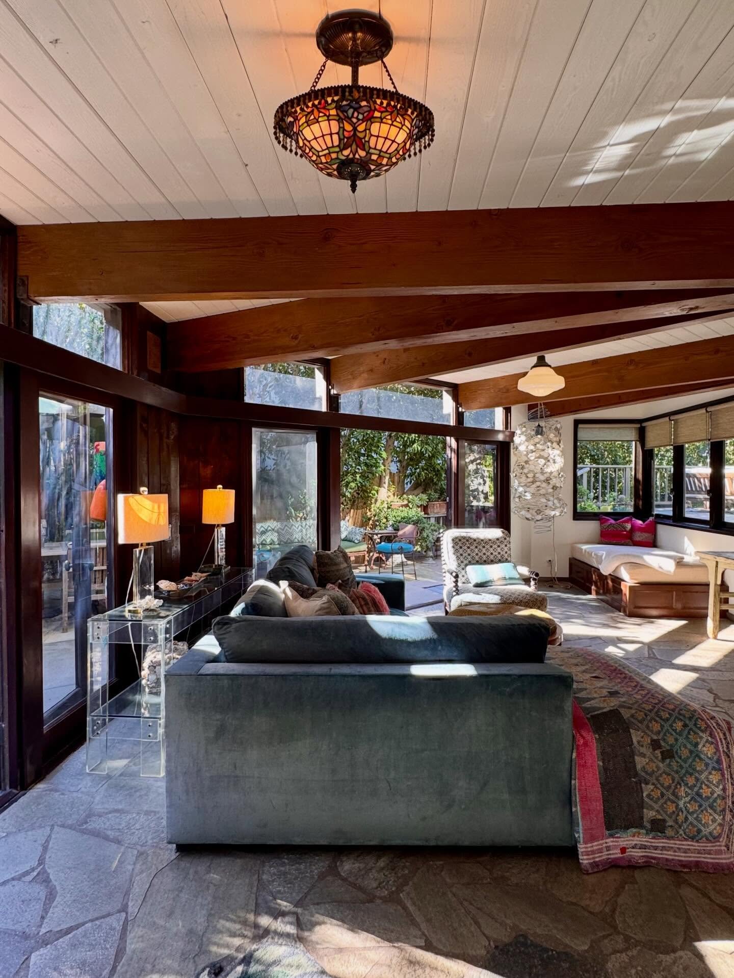 🌊 A surf-inspired architectural retreat in Malibu

✔️ Designed by architect Doug Rucker circa 1972, this post-and-beam home reflects classic old-school Malibu character

✔️ I ❤️ the flexible floor plan with lofts, a welcoming living room with firepl