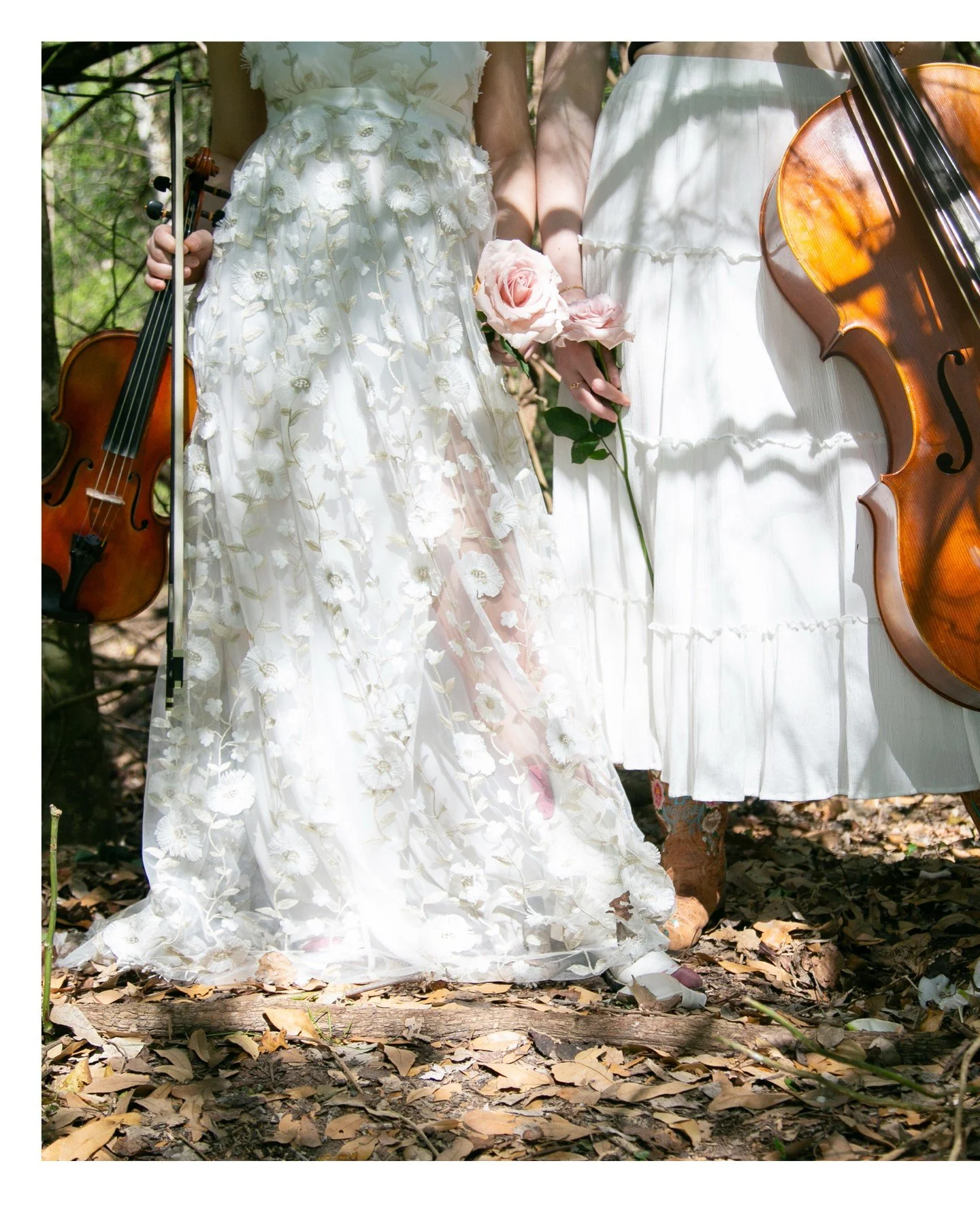 This is what happens when a senior portrait session becomes a whole mood.🤍 In love with this session from last year. 

A cello, roses and bare winter brand&mdash;because your 
story deserves to be told beautifully. 

📩

#houstonseniorphotographer #