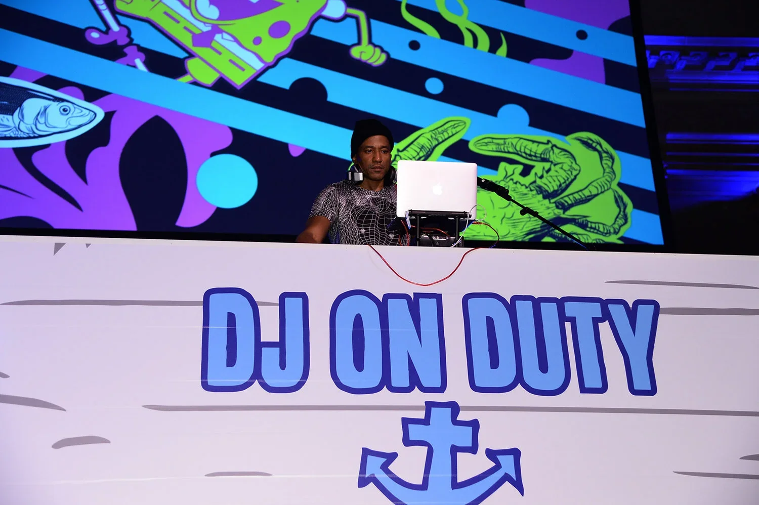 483161061AP00012_Pharrell_W2.webp