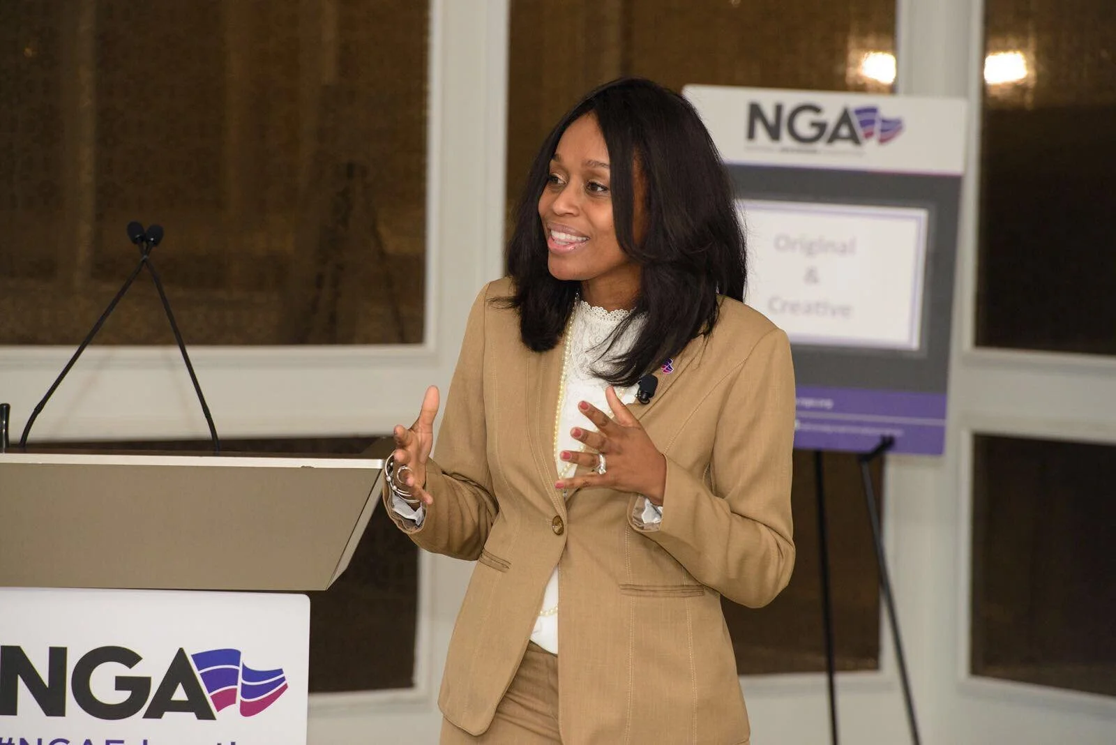 Dr. Samuel delivers welcome remarks at the Governors’ Education Policy Advisors Institute, setting the stage for thoughtful dialogue on education policy and systems change.