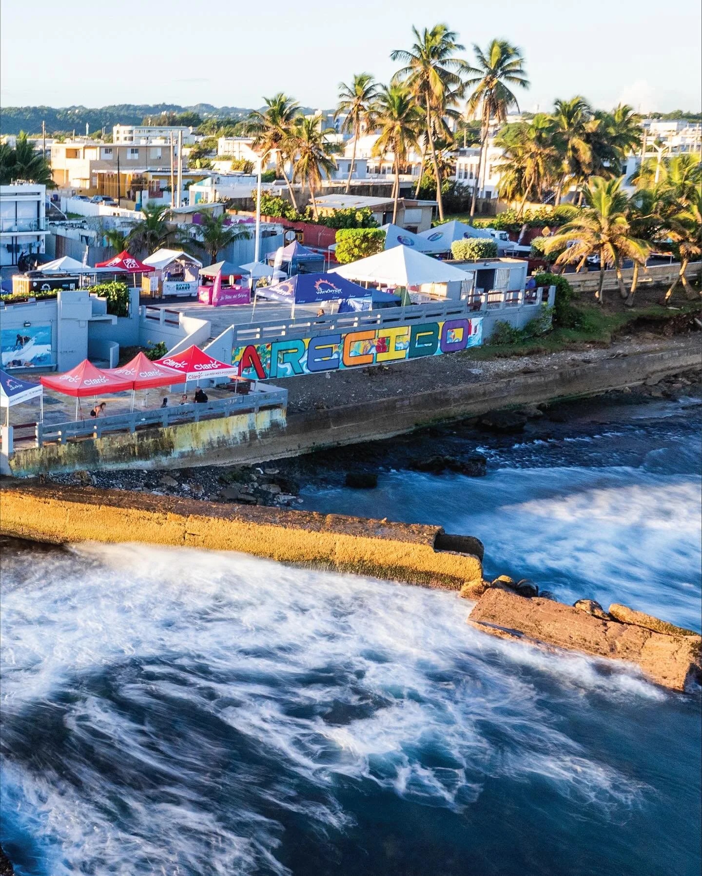 &iexcl;S&uacute;per orgullosos de nuestro equipo!
Durante el @wsl.qs La Marginal Pro 2025 transmitimos el evento en vivo con drones, capturando cada ola. 🌊

Gracias a @ardirentservice, la @fedsurfpr, a la @faa y al @municipiode_arecibo por el apoyo 