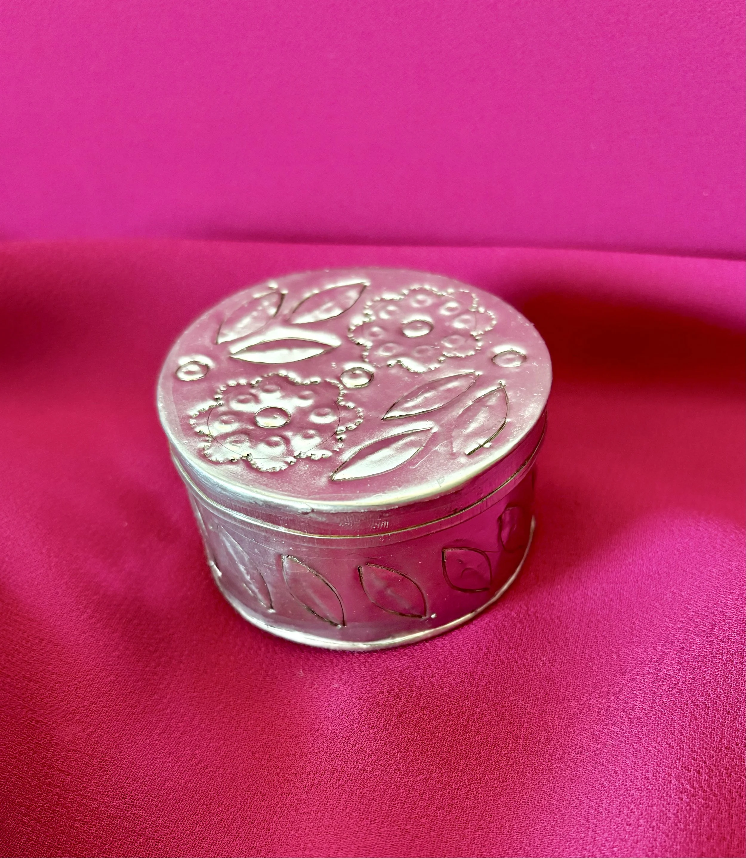 #35E-Round-Jewelry Box (Small) (2).jpg