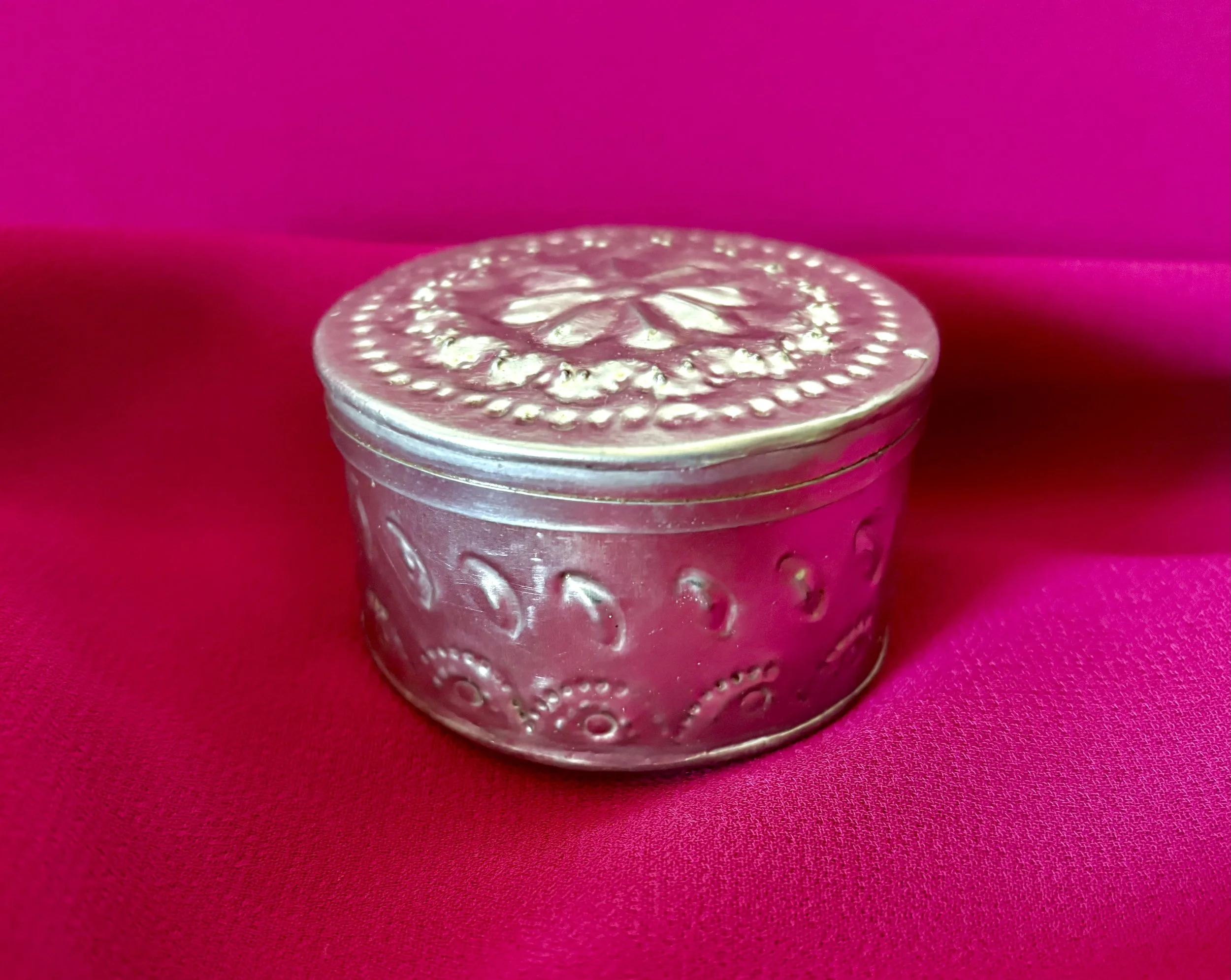 #35A-Round-Jewelry Box (Small) (2).jpg